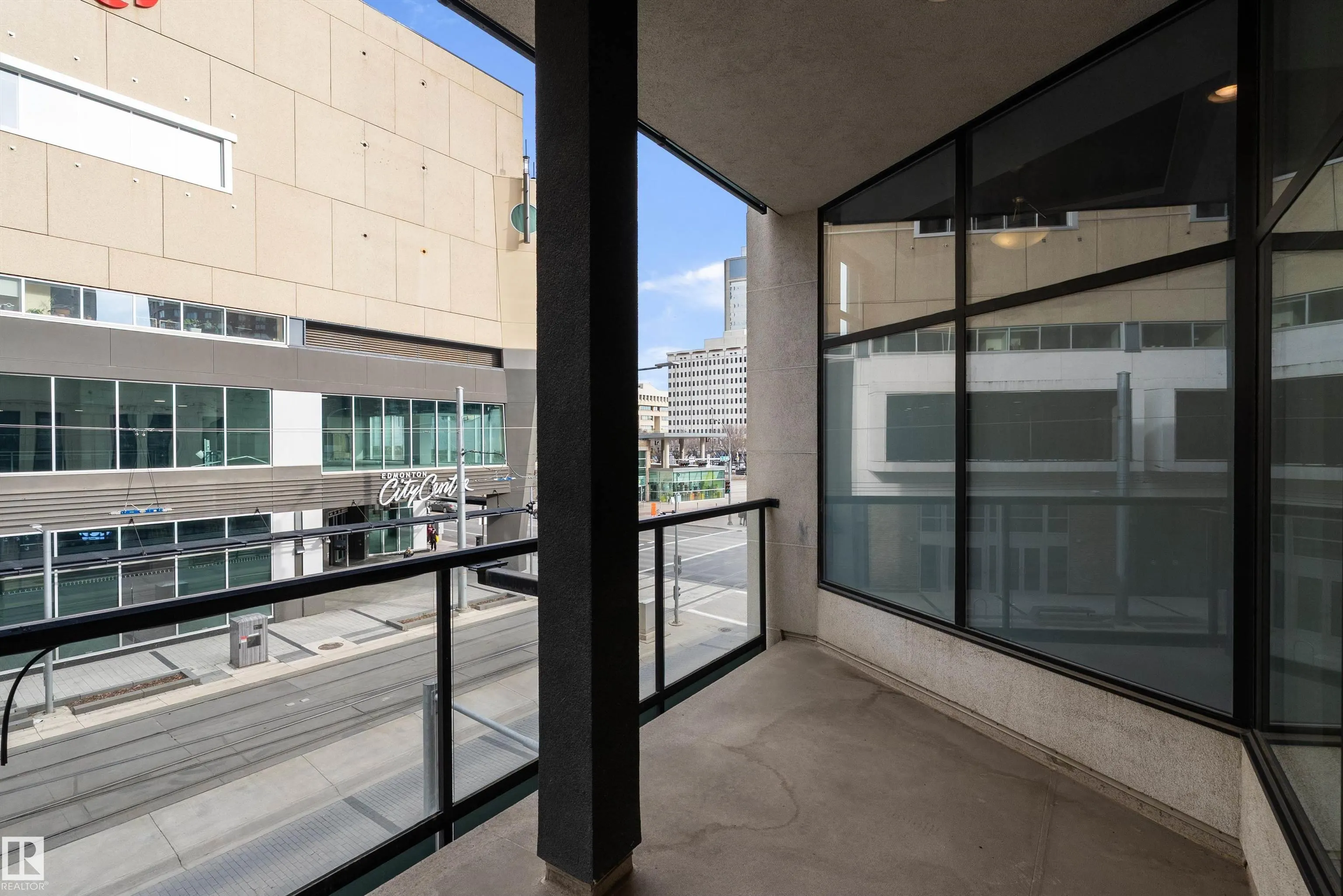 10009 102 Avenue