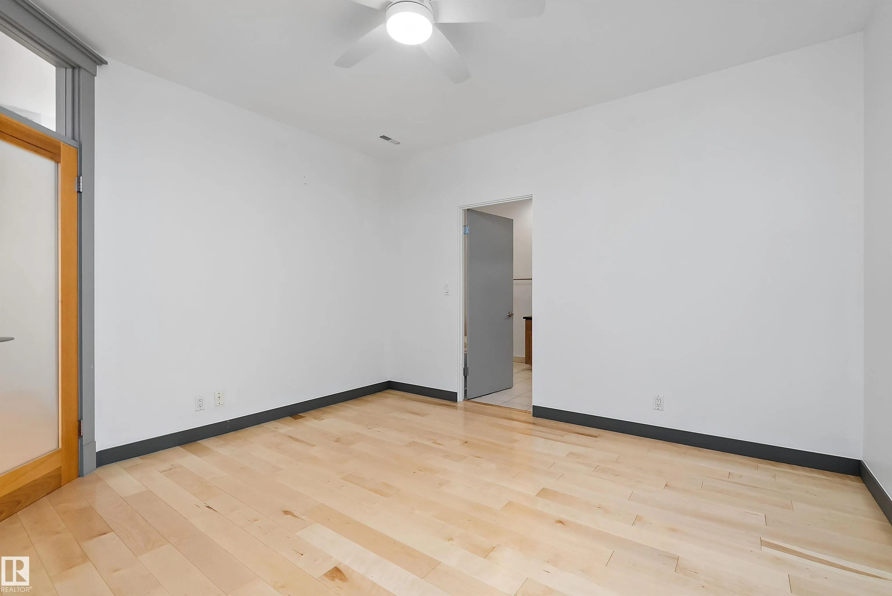 10009 102 Avenue