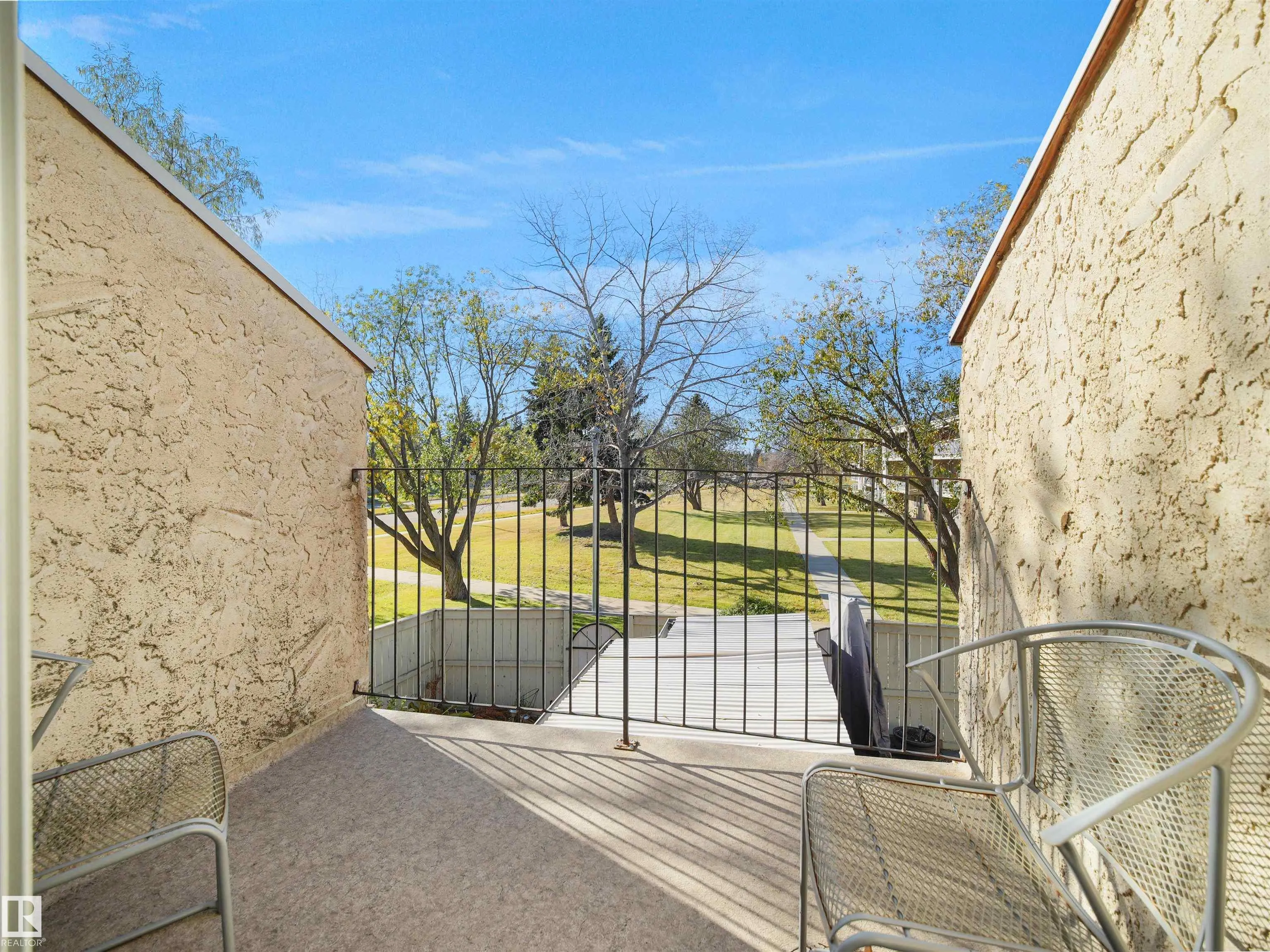140 CALLINGWOOD Place