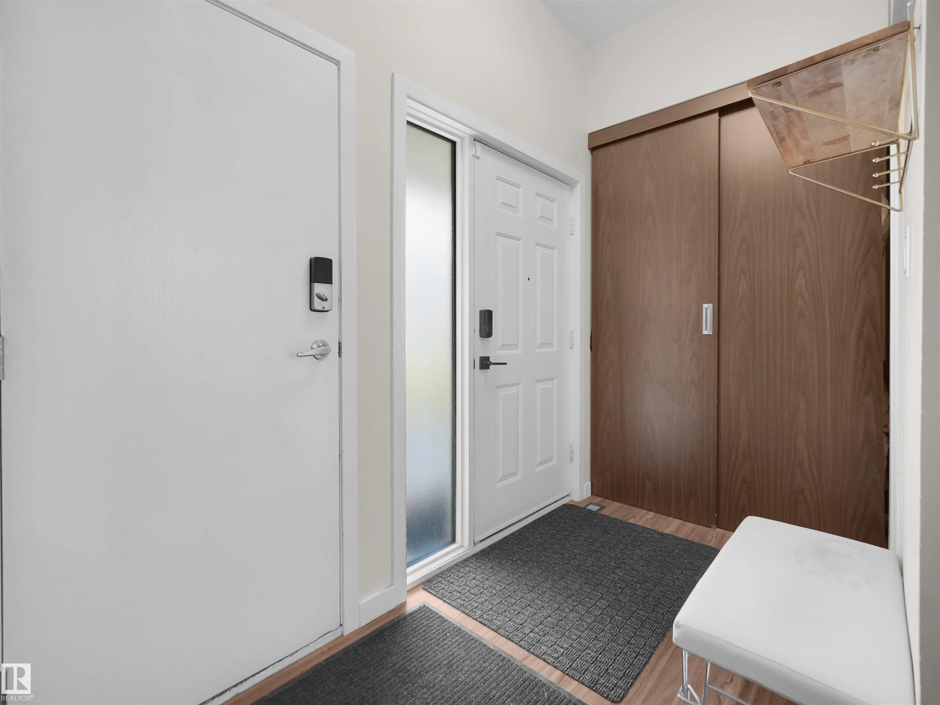 140 CALLINGWOOD Place
