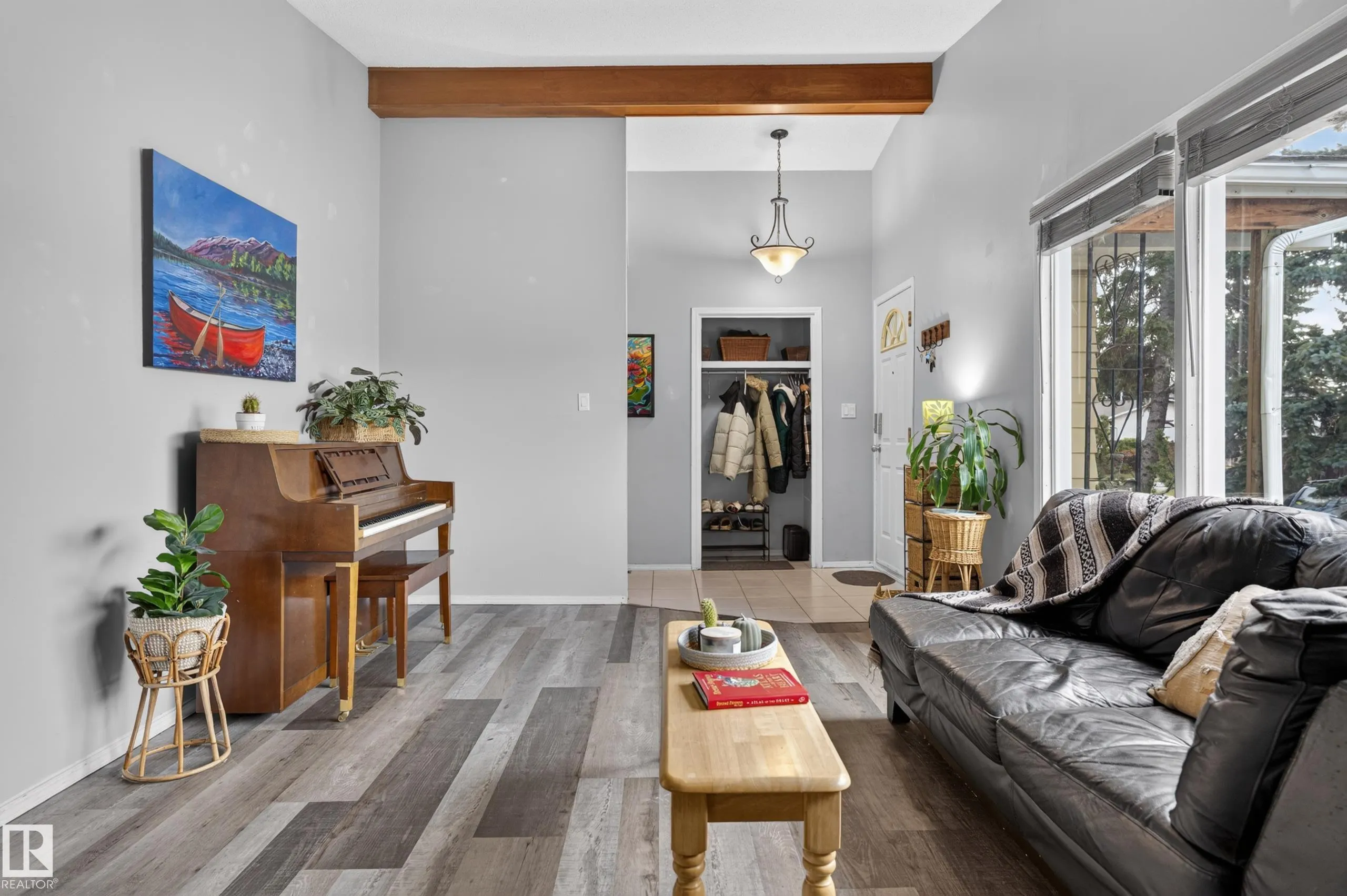 7216 44 Avenue
