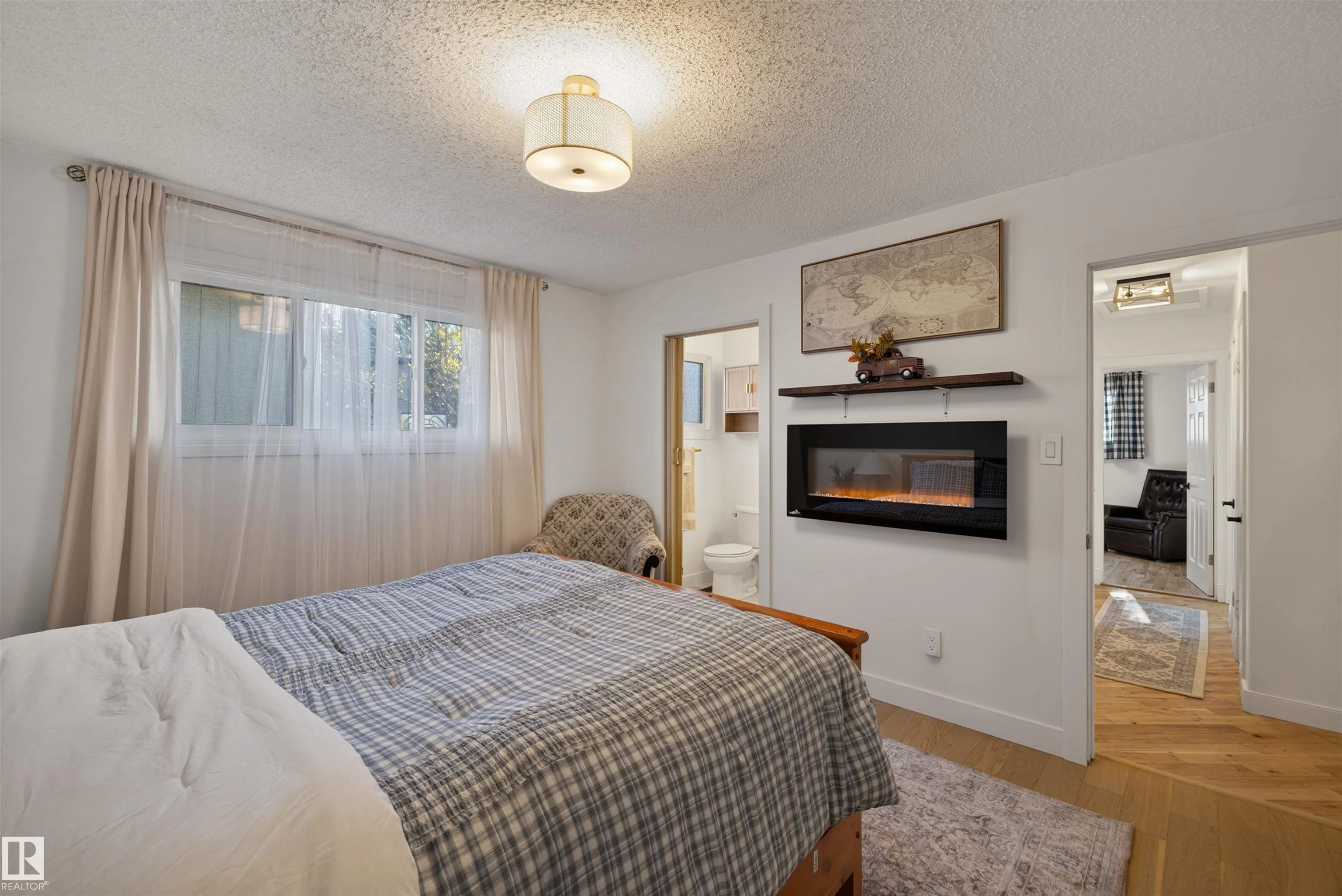 10563 35 AVE