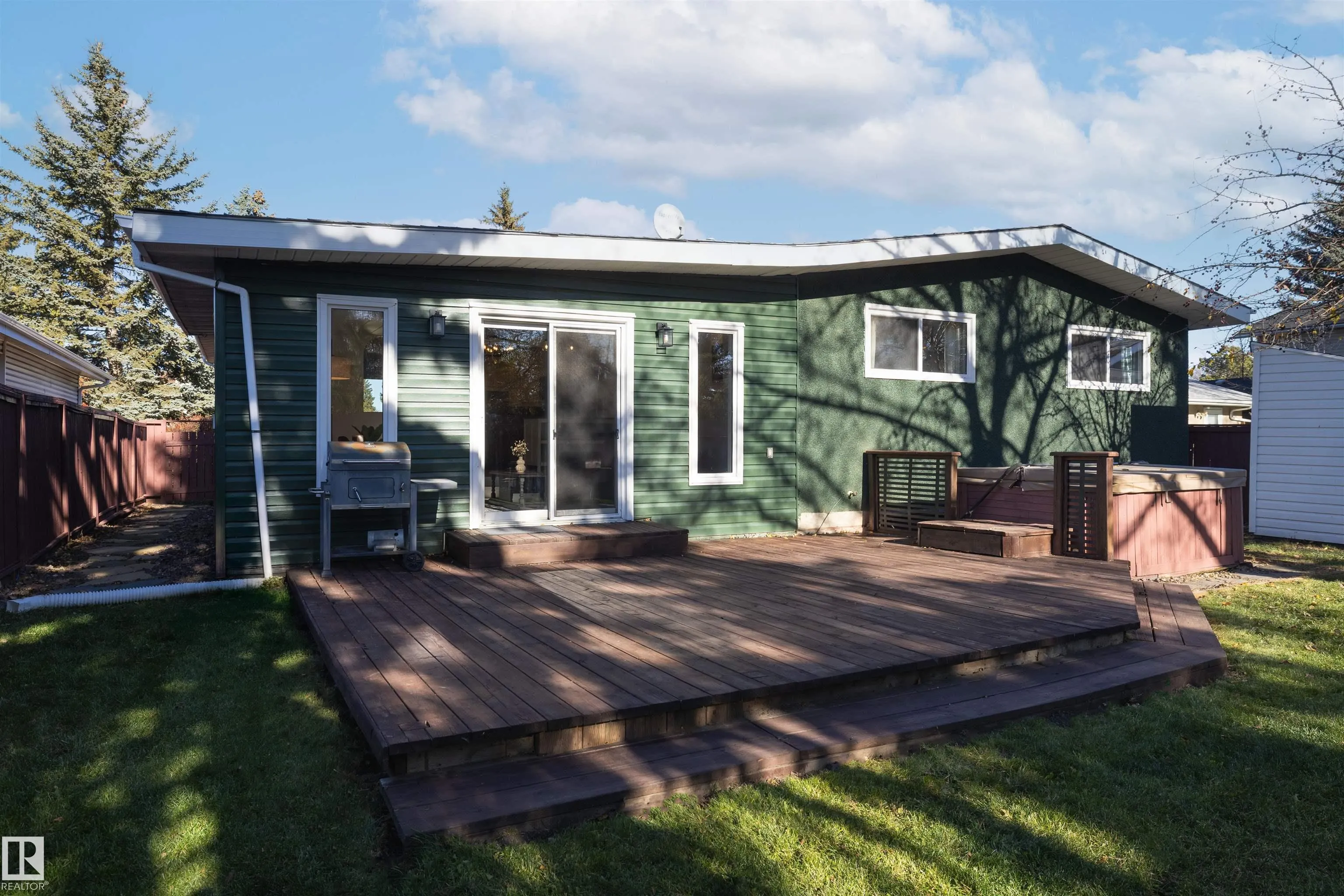 10563 35 AVE