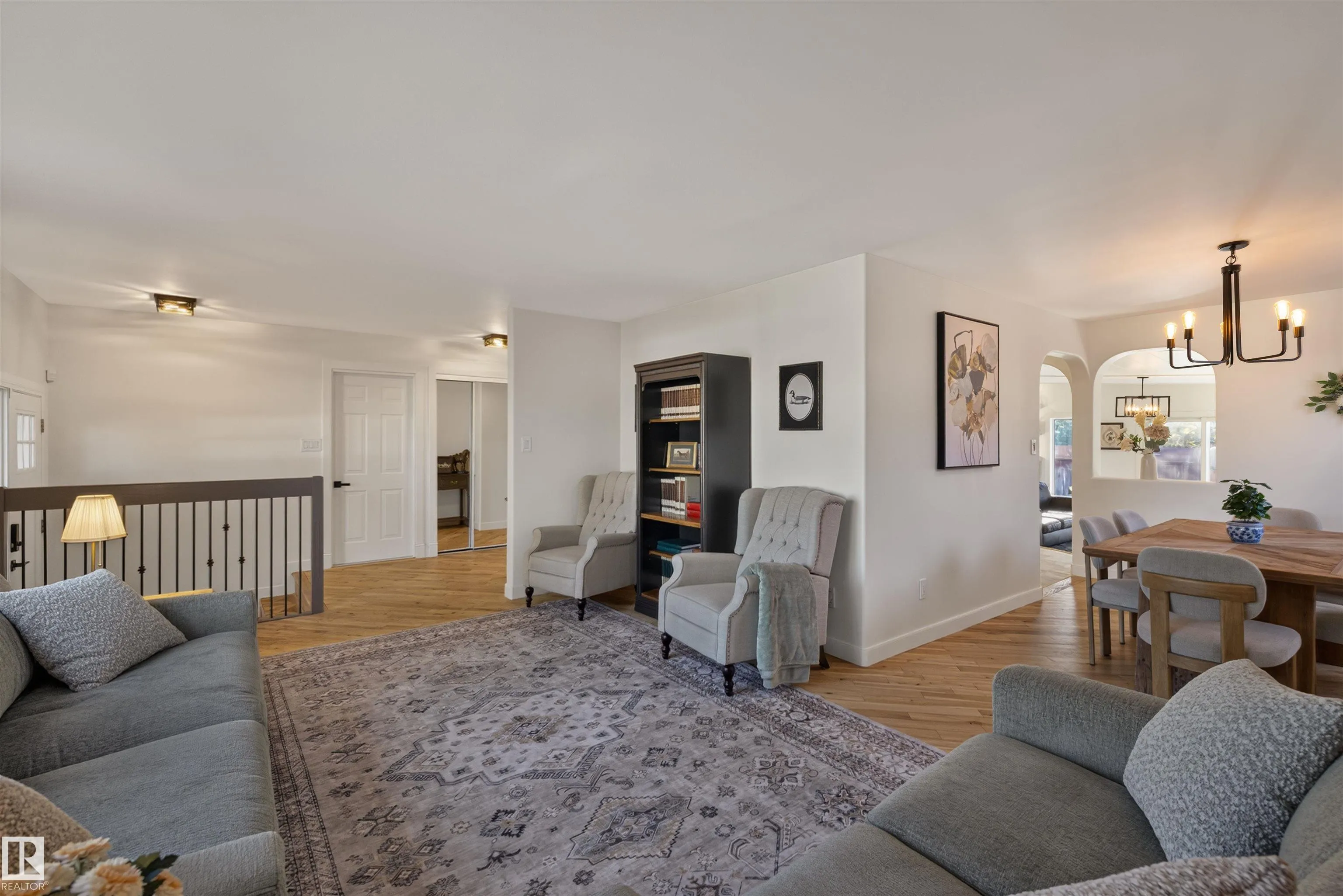 10563 35 AVE