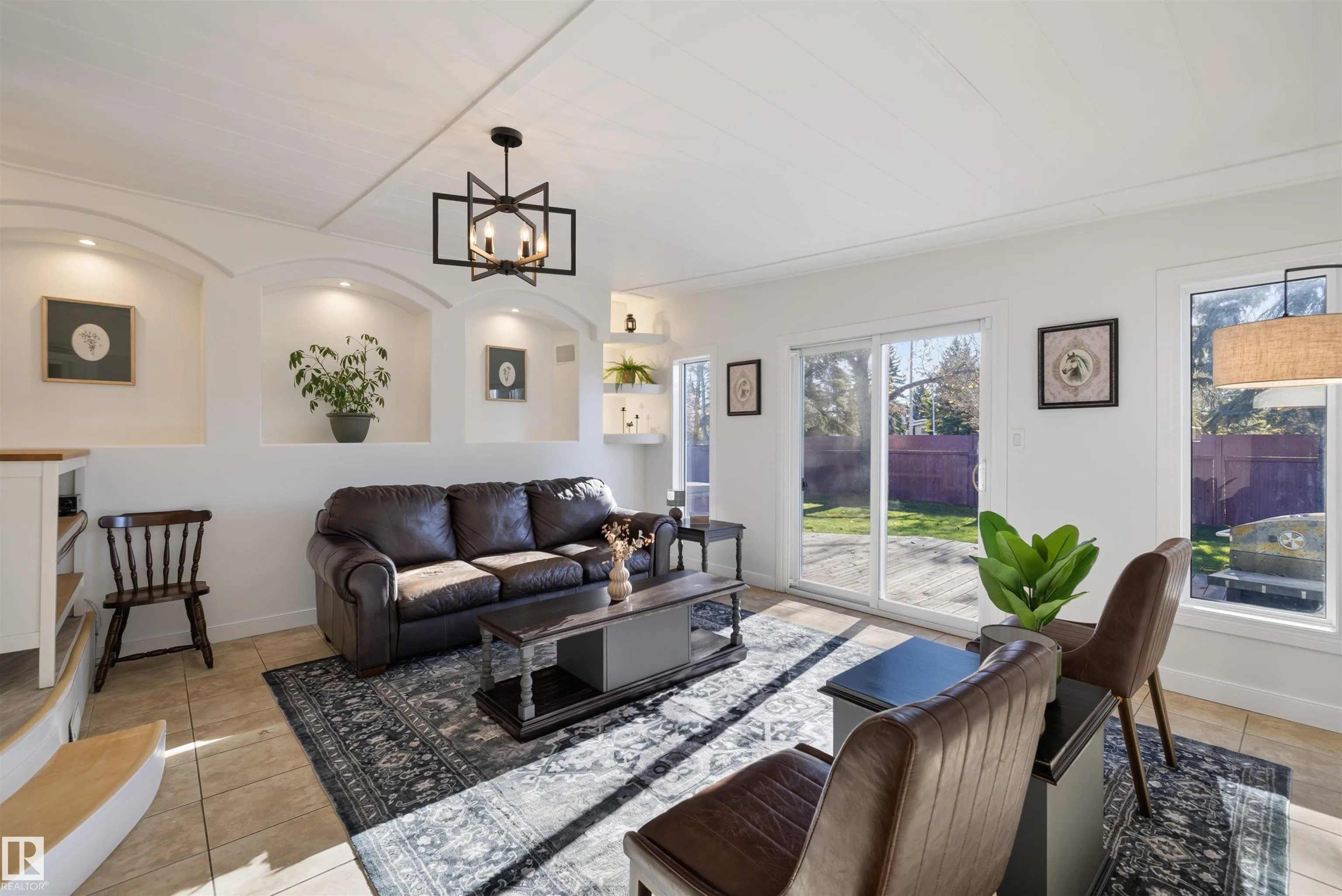 10563 35 AVE