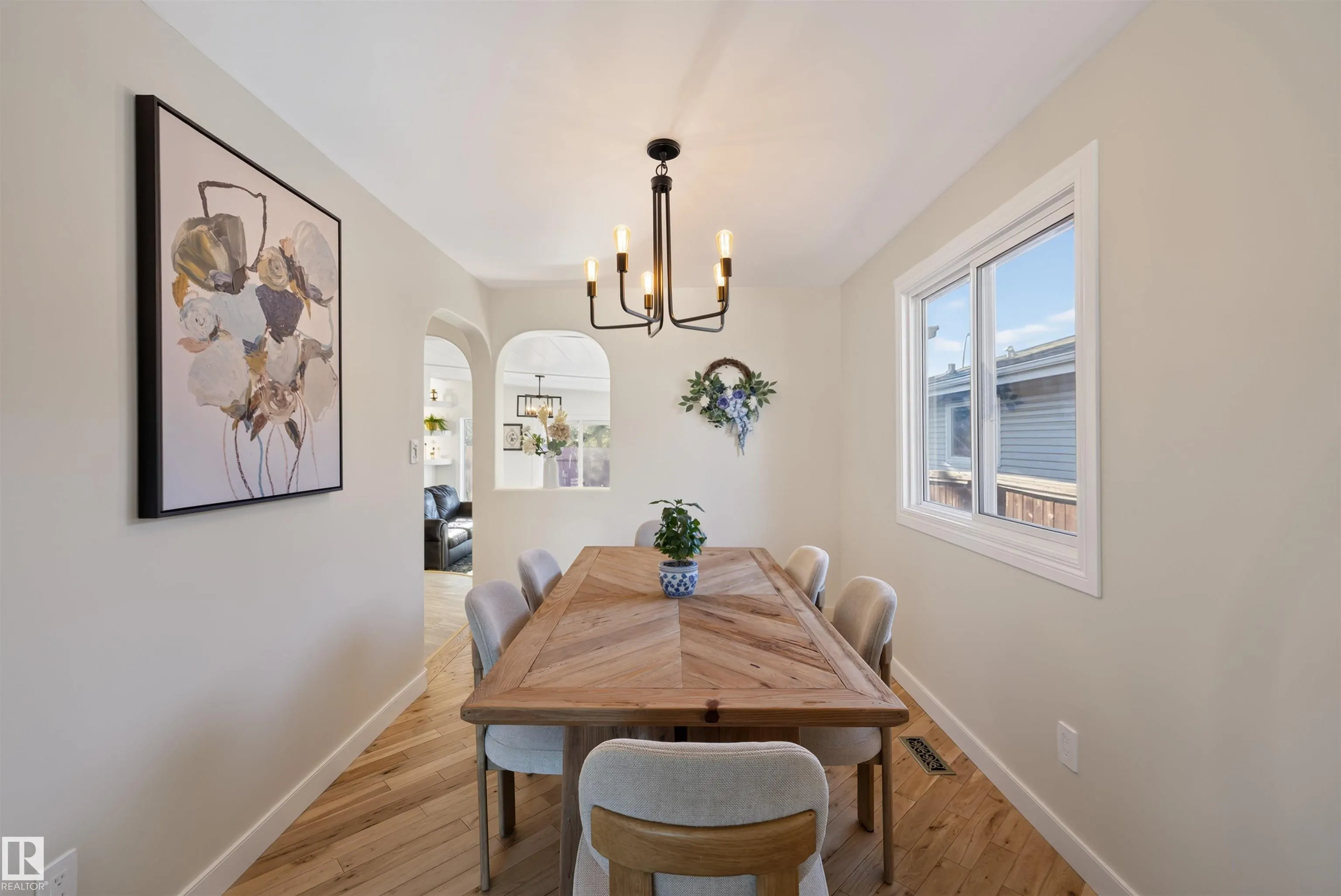 10563 35 AVE