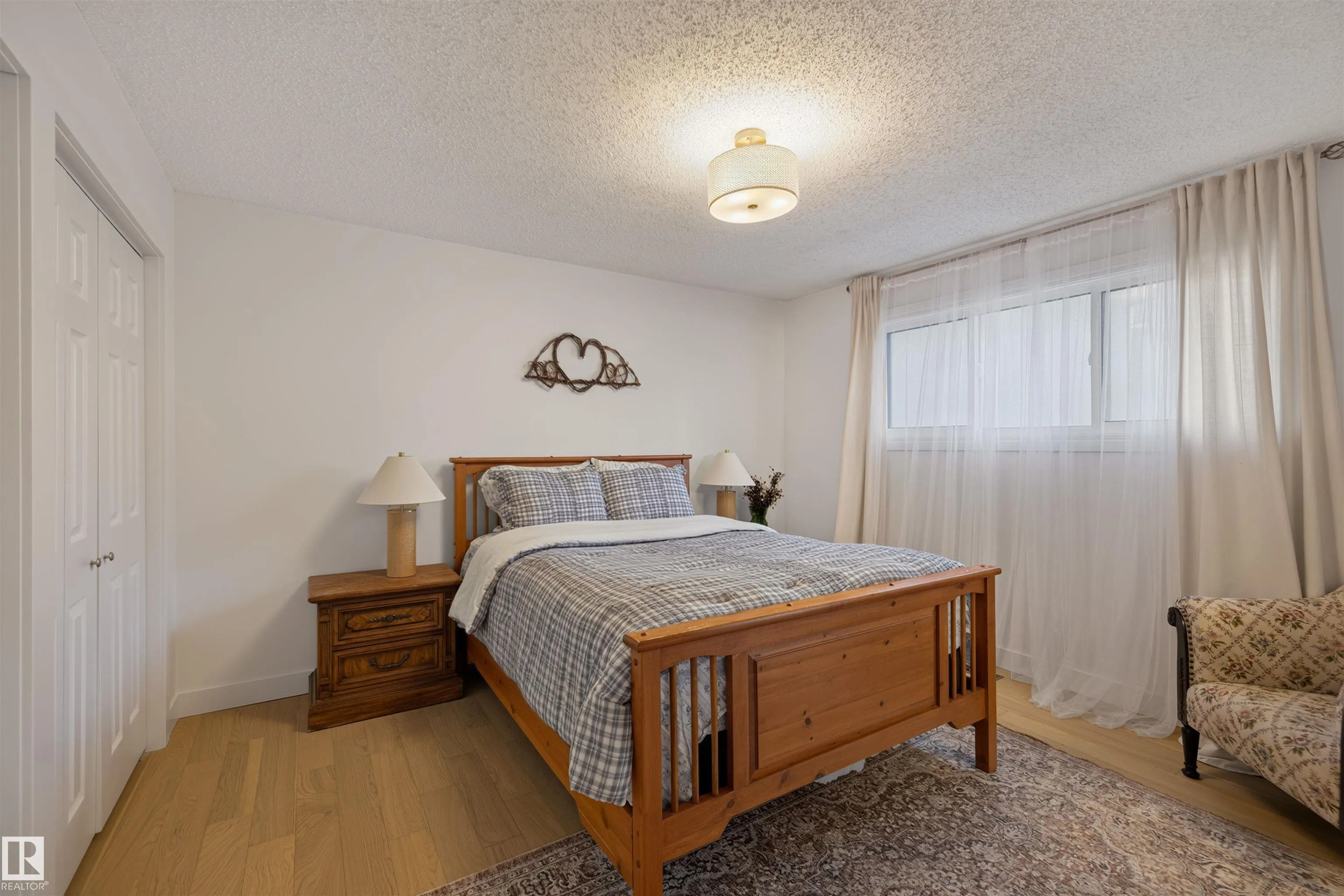 10563 35 AVE