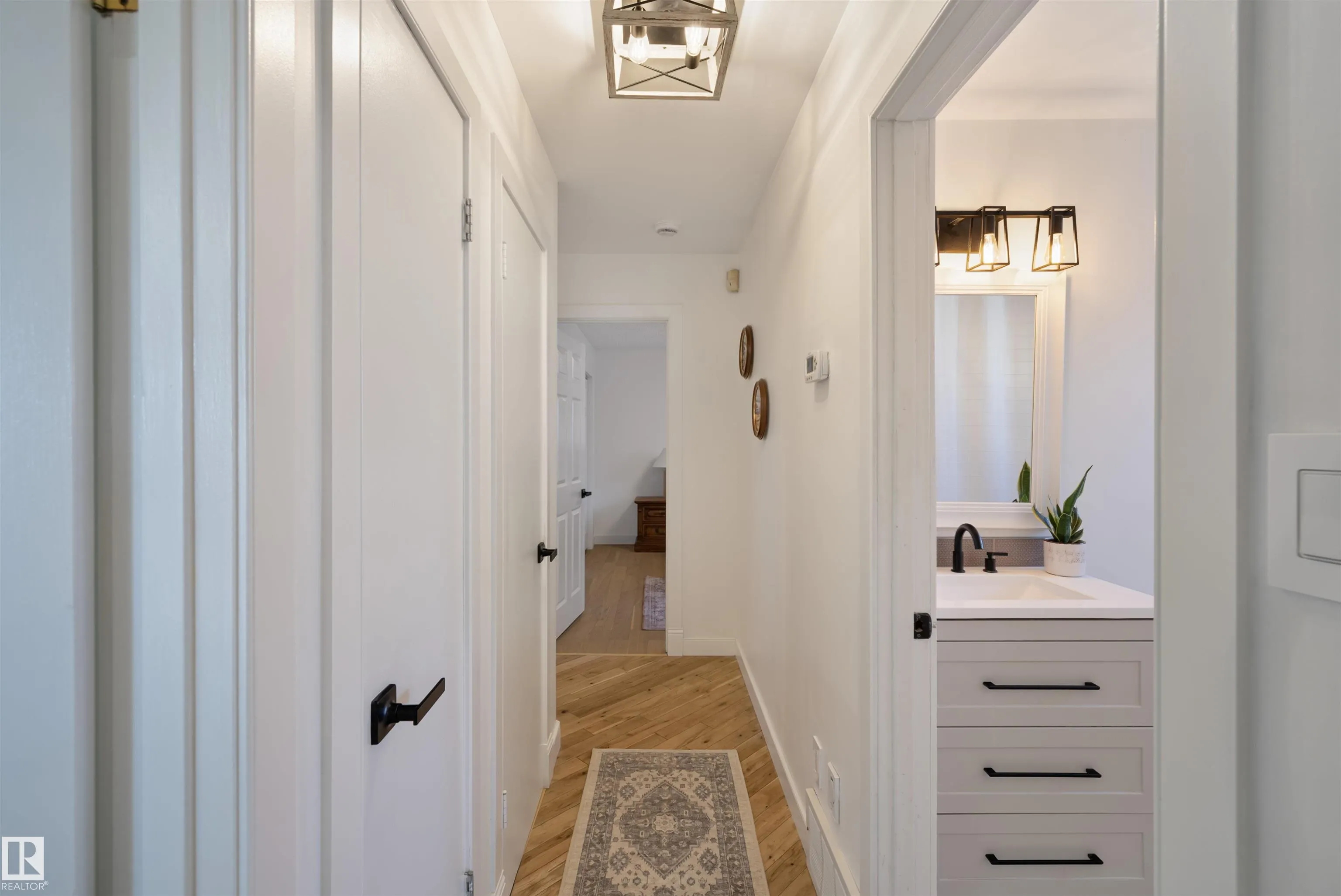 10563 35 AVE
