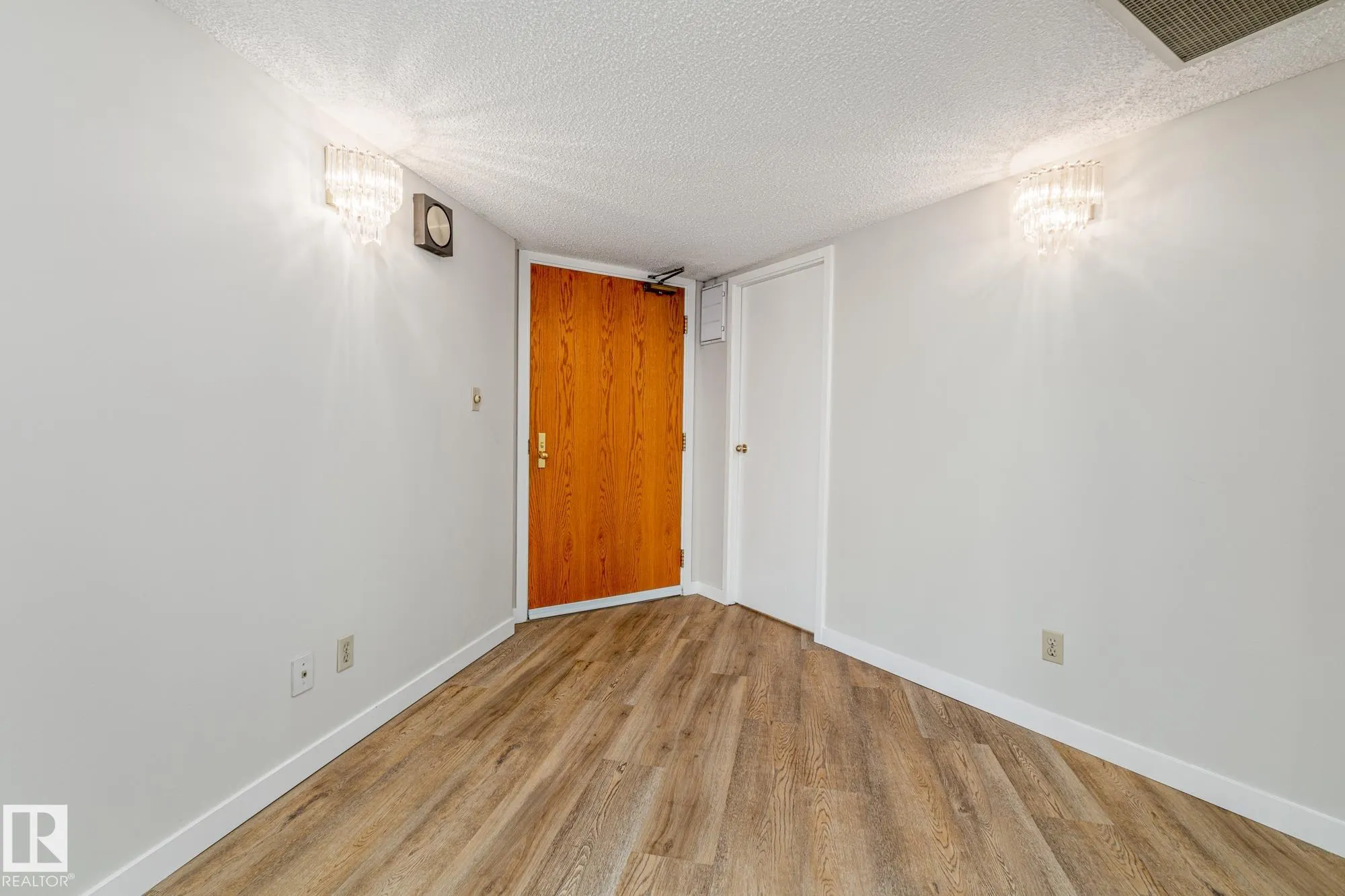 10050 118 Street