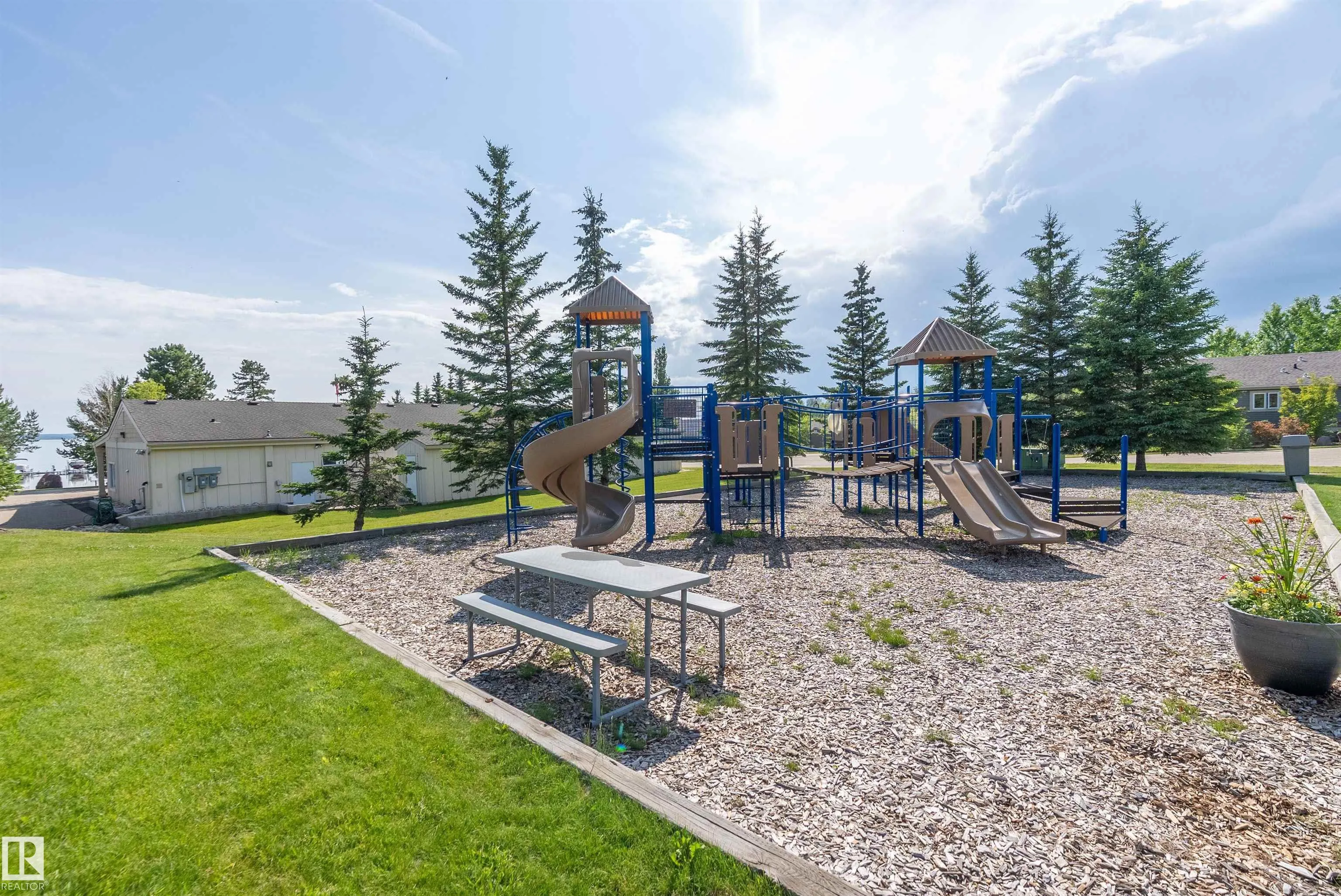 17 55101 STE. ANNE Trail