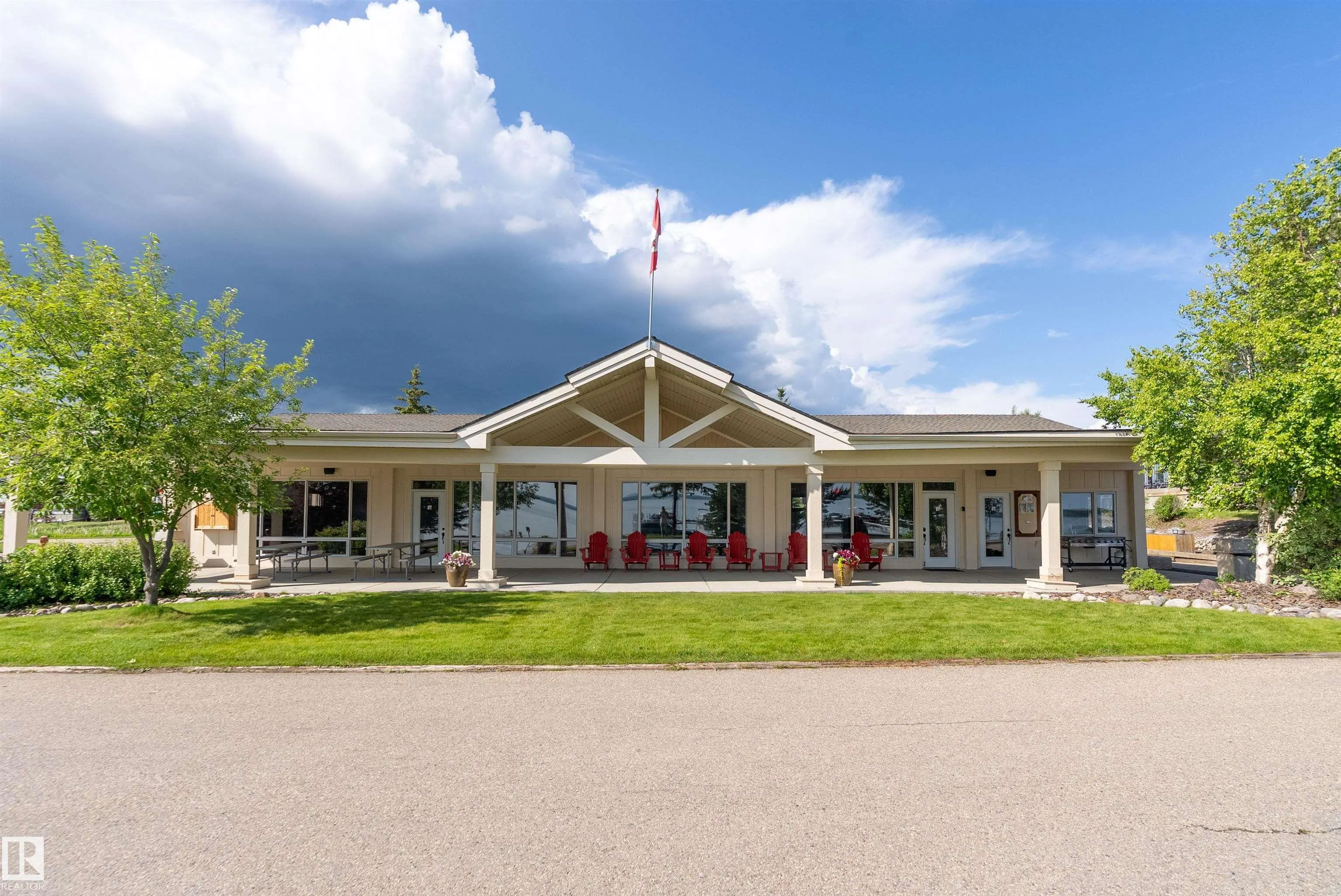 17 55101 STE. ANNE Trail