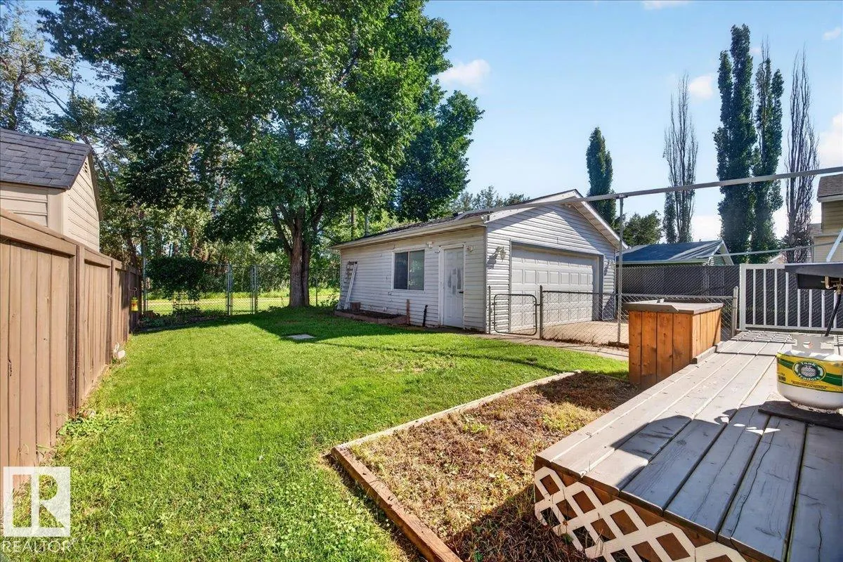 39 MCNABB Crescent