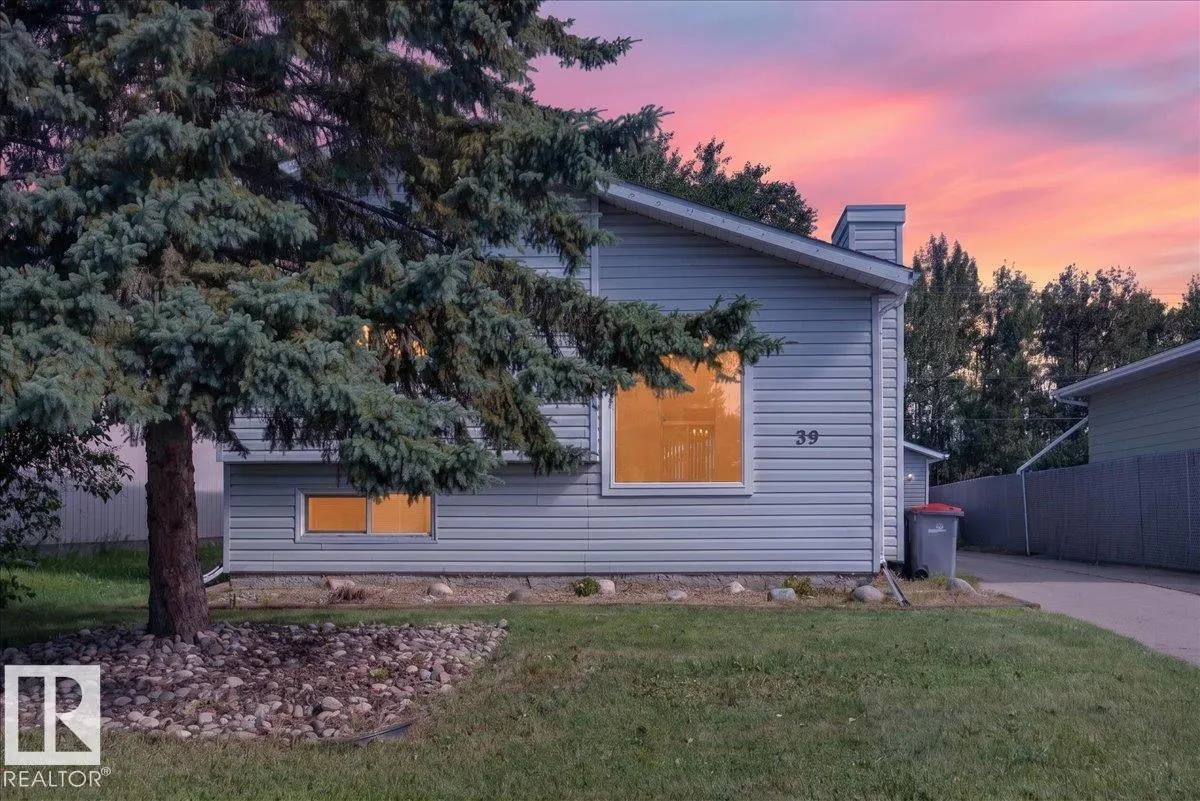 39 MCNABB Crescent