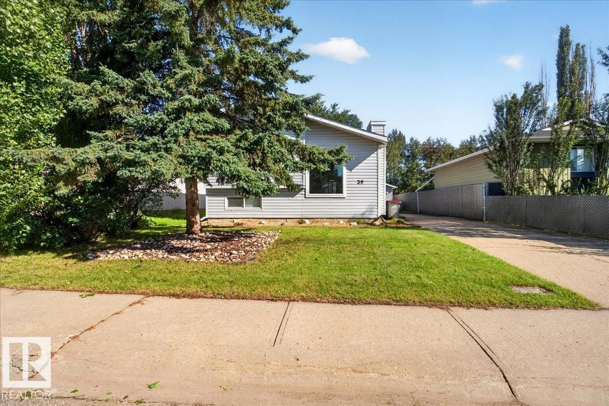 39 MCNABB Crescent