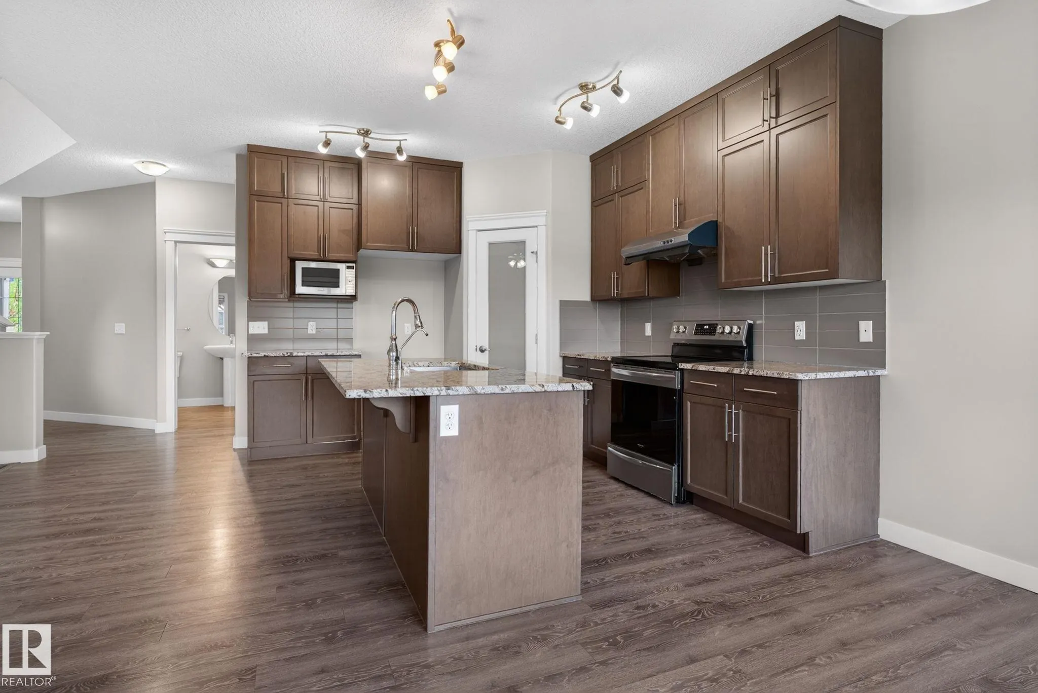 7341 ARMOUR Crescent
