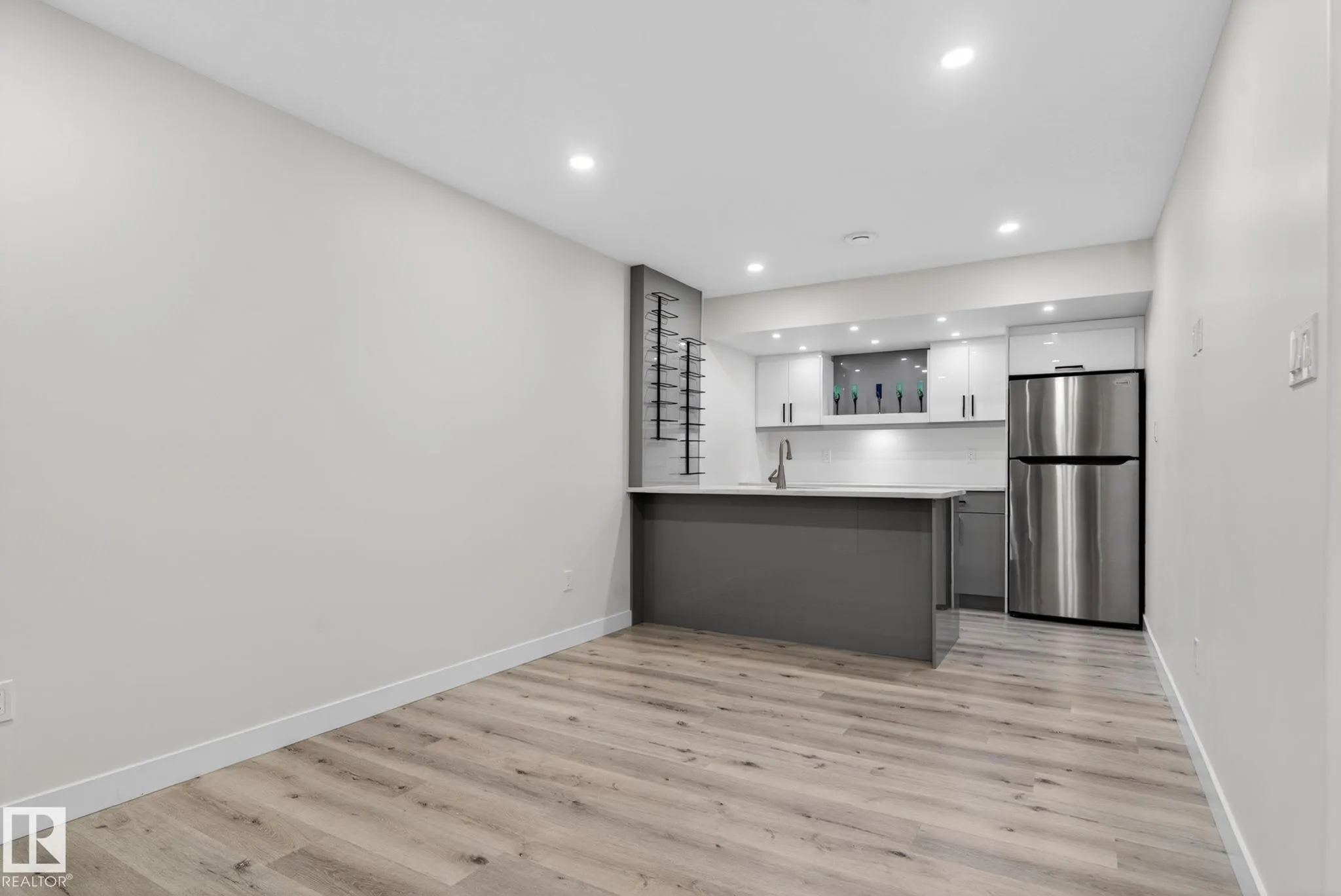 7341 ARMOUR Crescent
