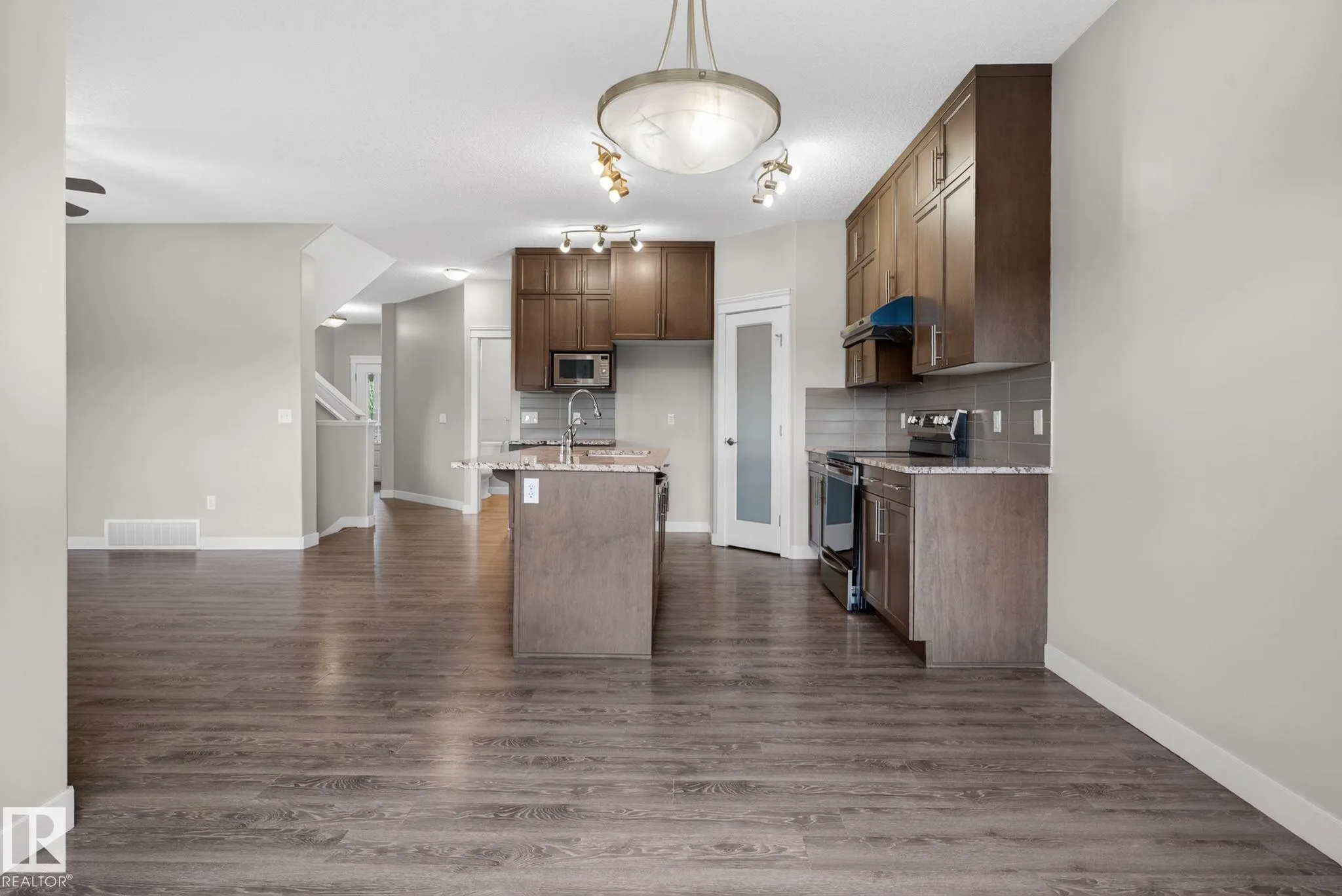 7341 ARMOUR Crescent