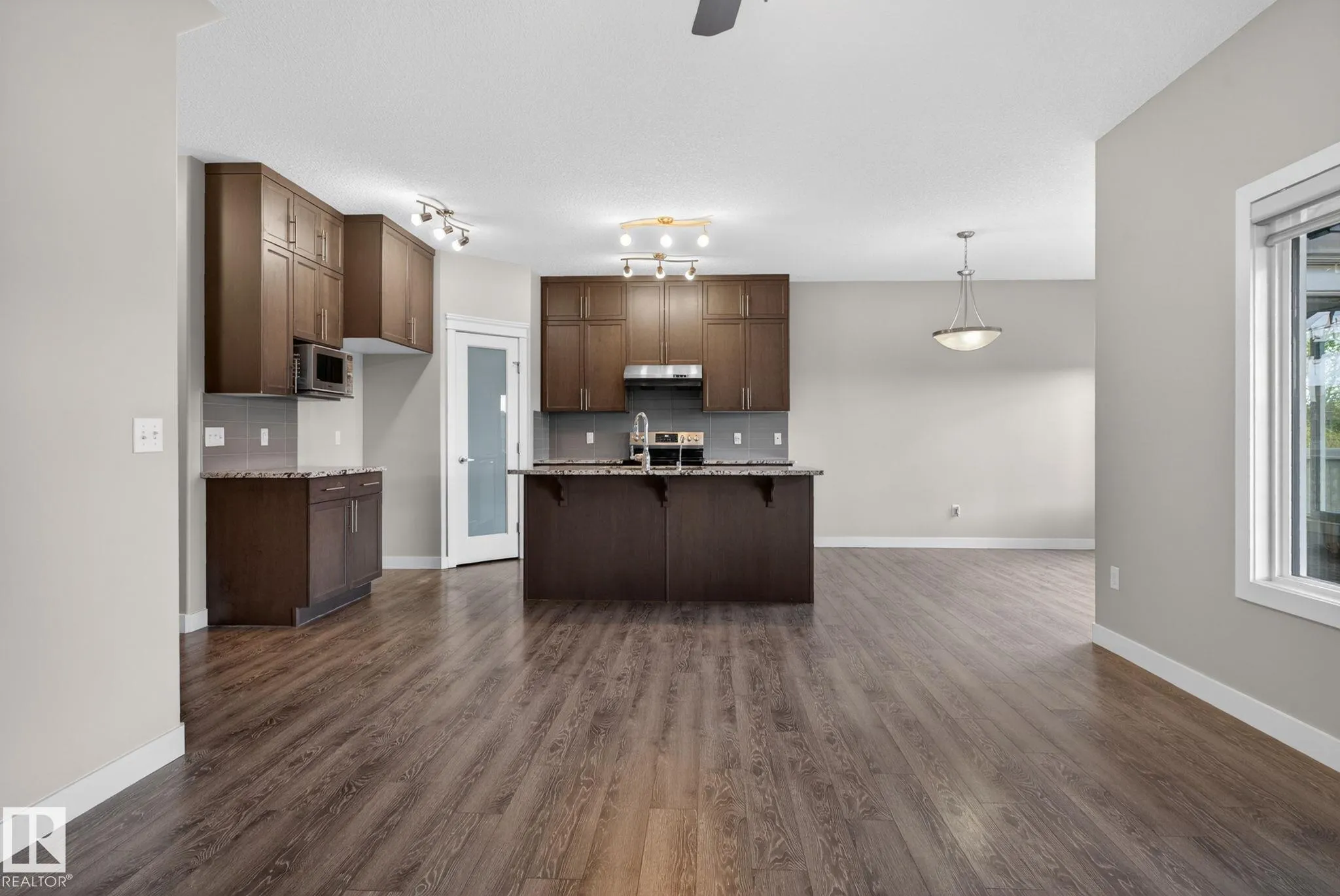 7341 ARMOUR Crescent