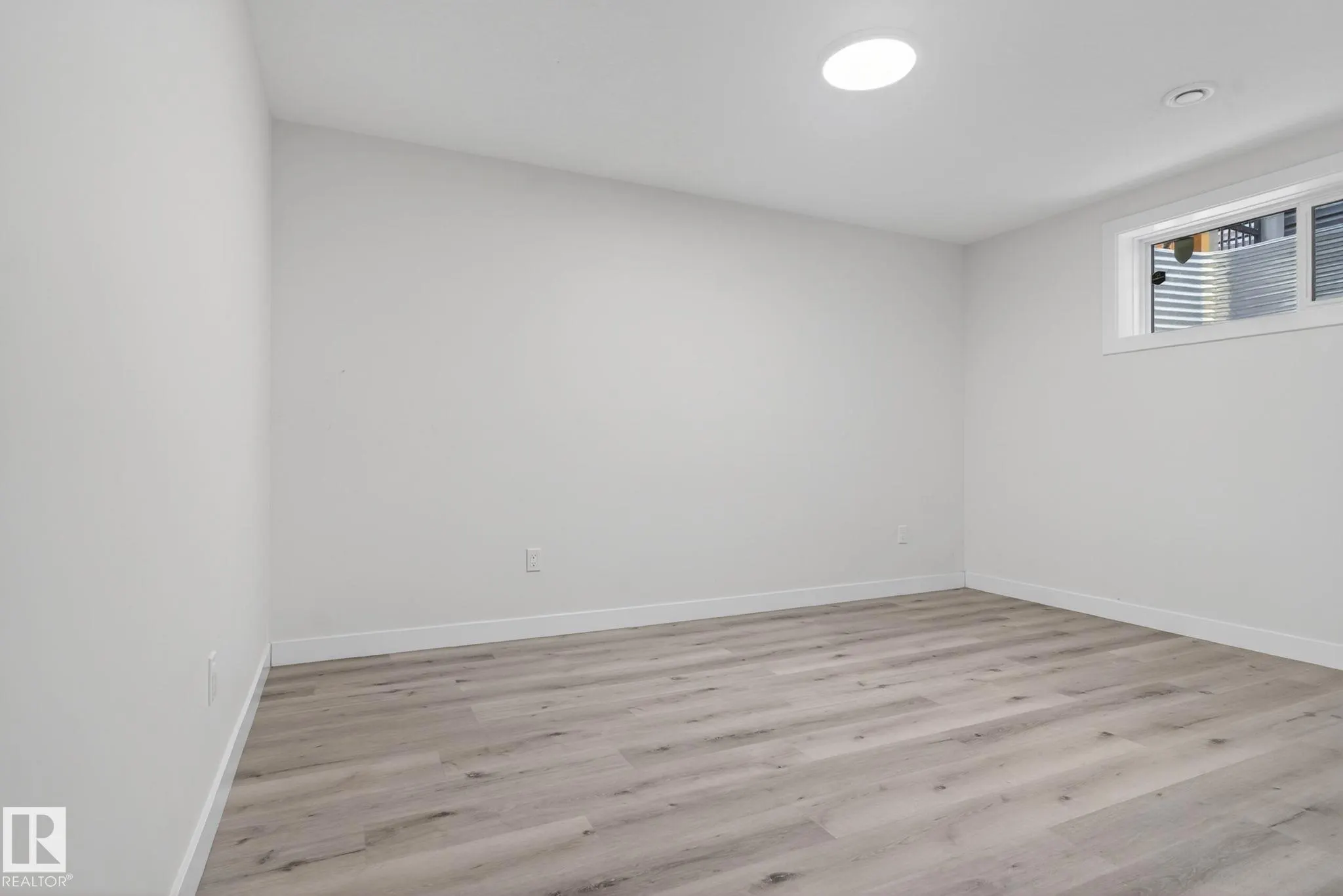 7341 ARMOUR Crescent