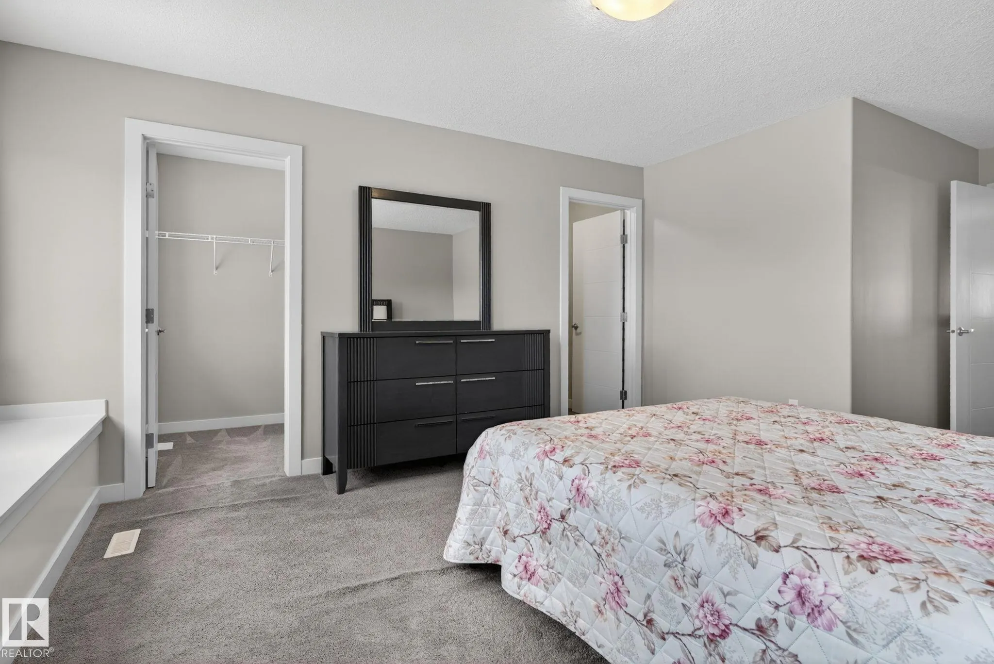 7341 ARMOUR Crescent