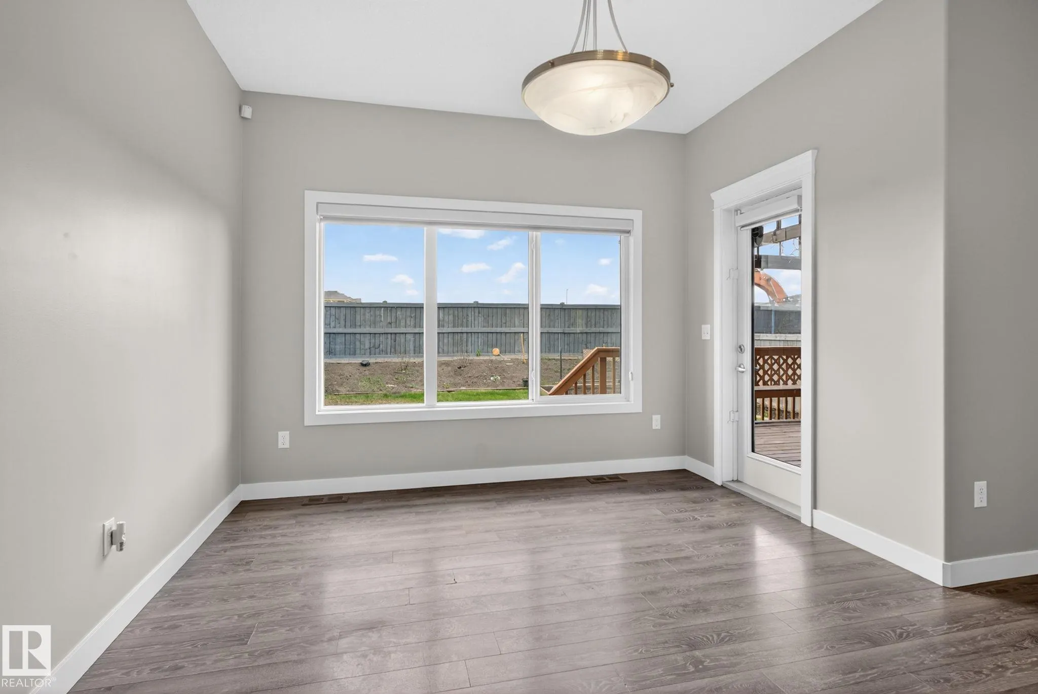 7341 ARMOUR Crescent