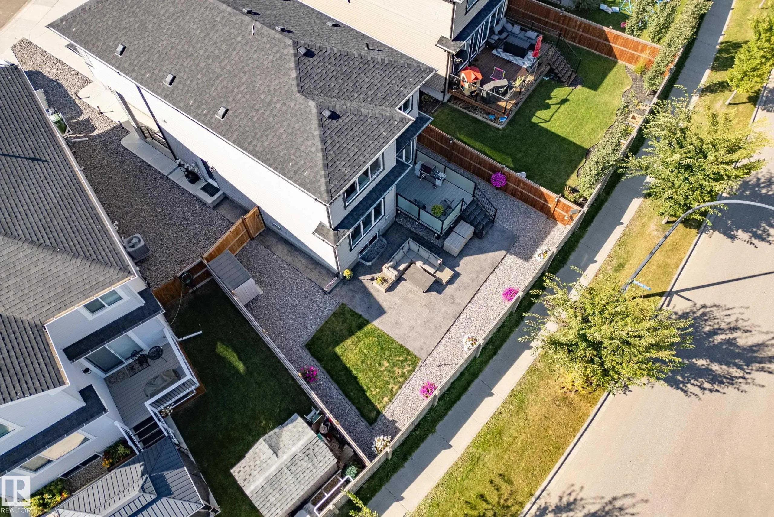 20 ROBERTS Close