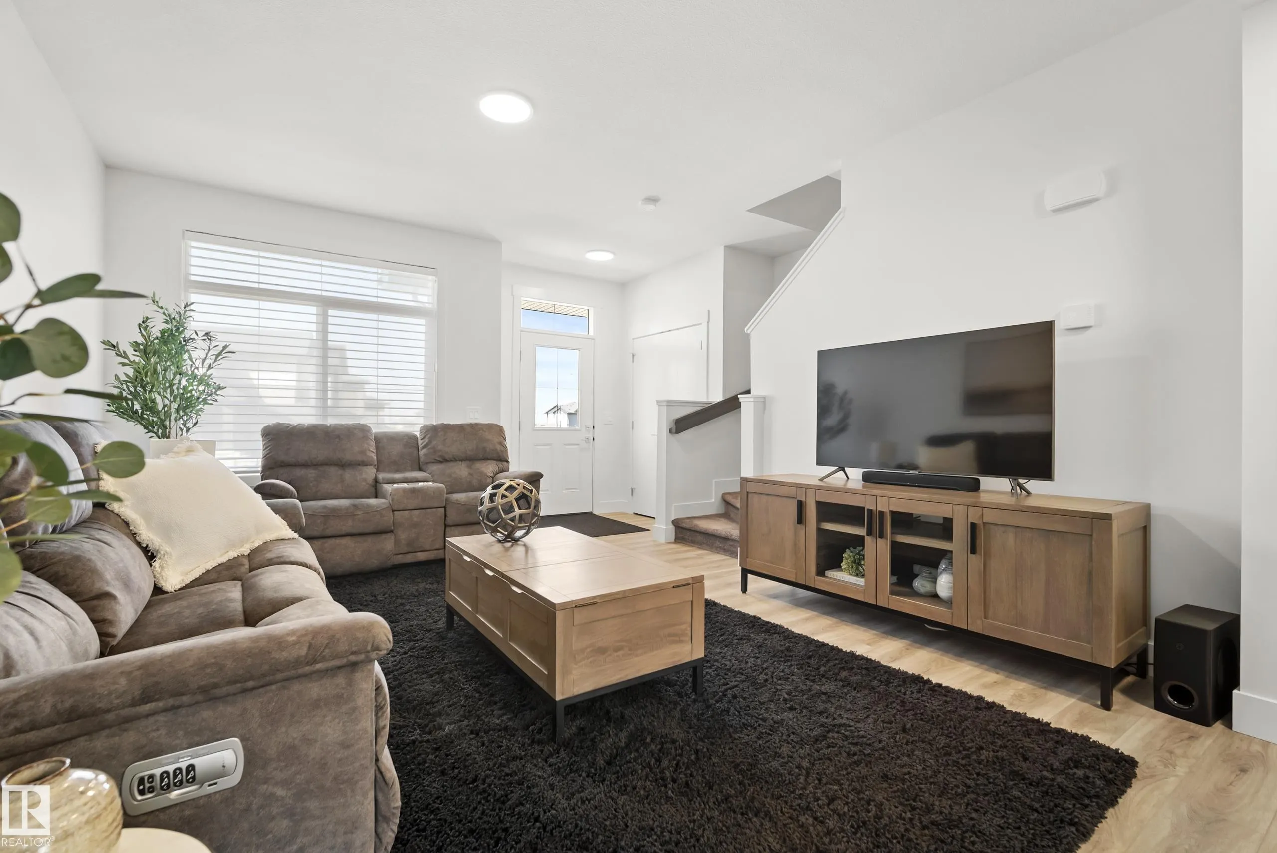 175 KINGLET Boulevard