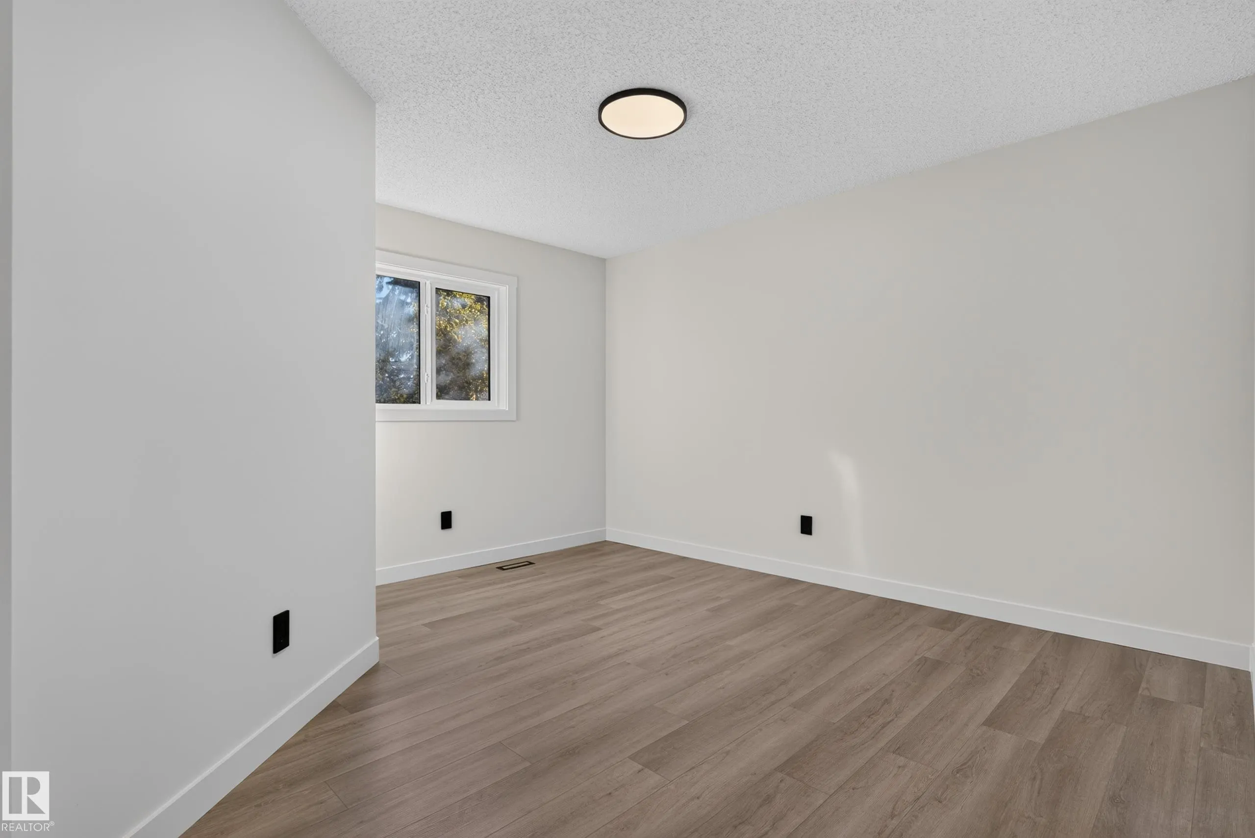 123 WALKER Road