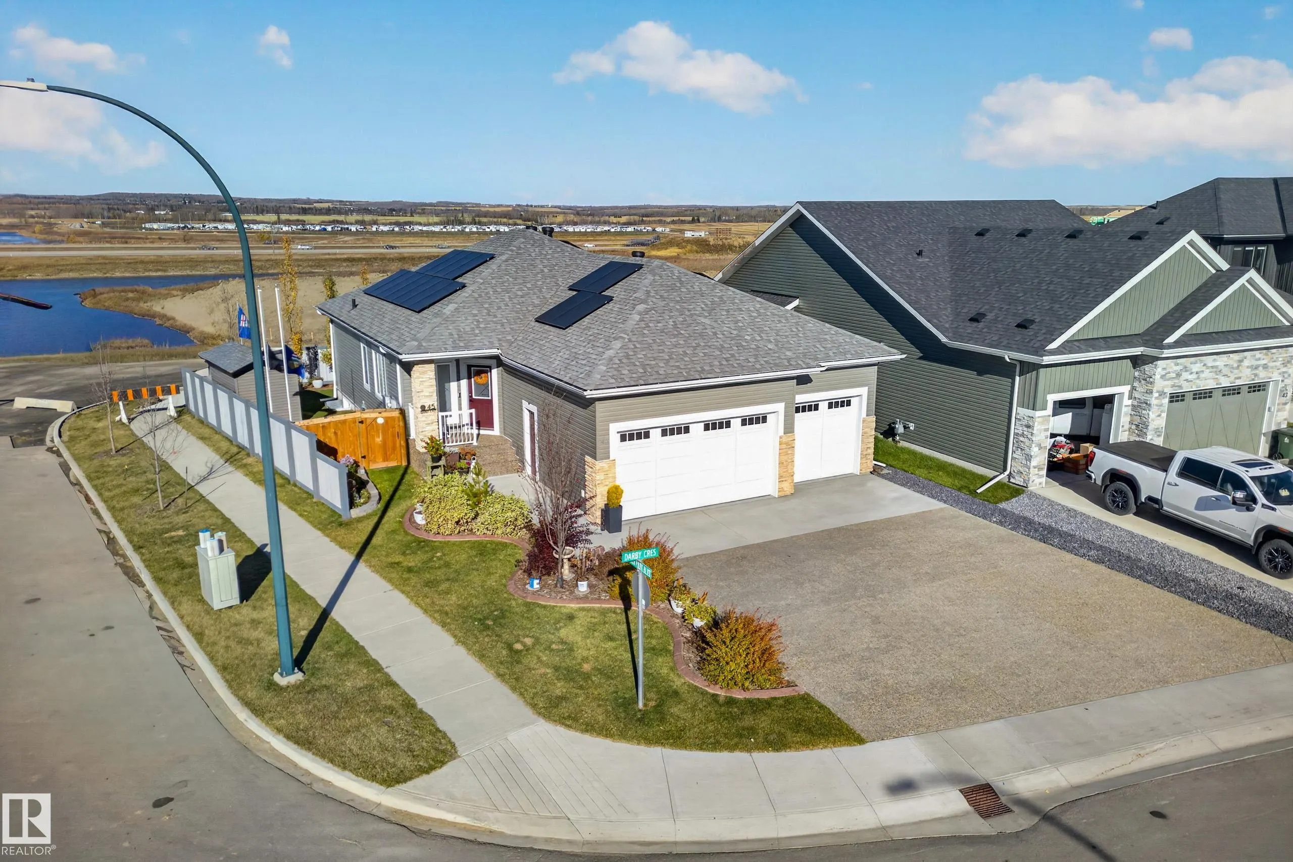 45 DARBY Crescent