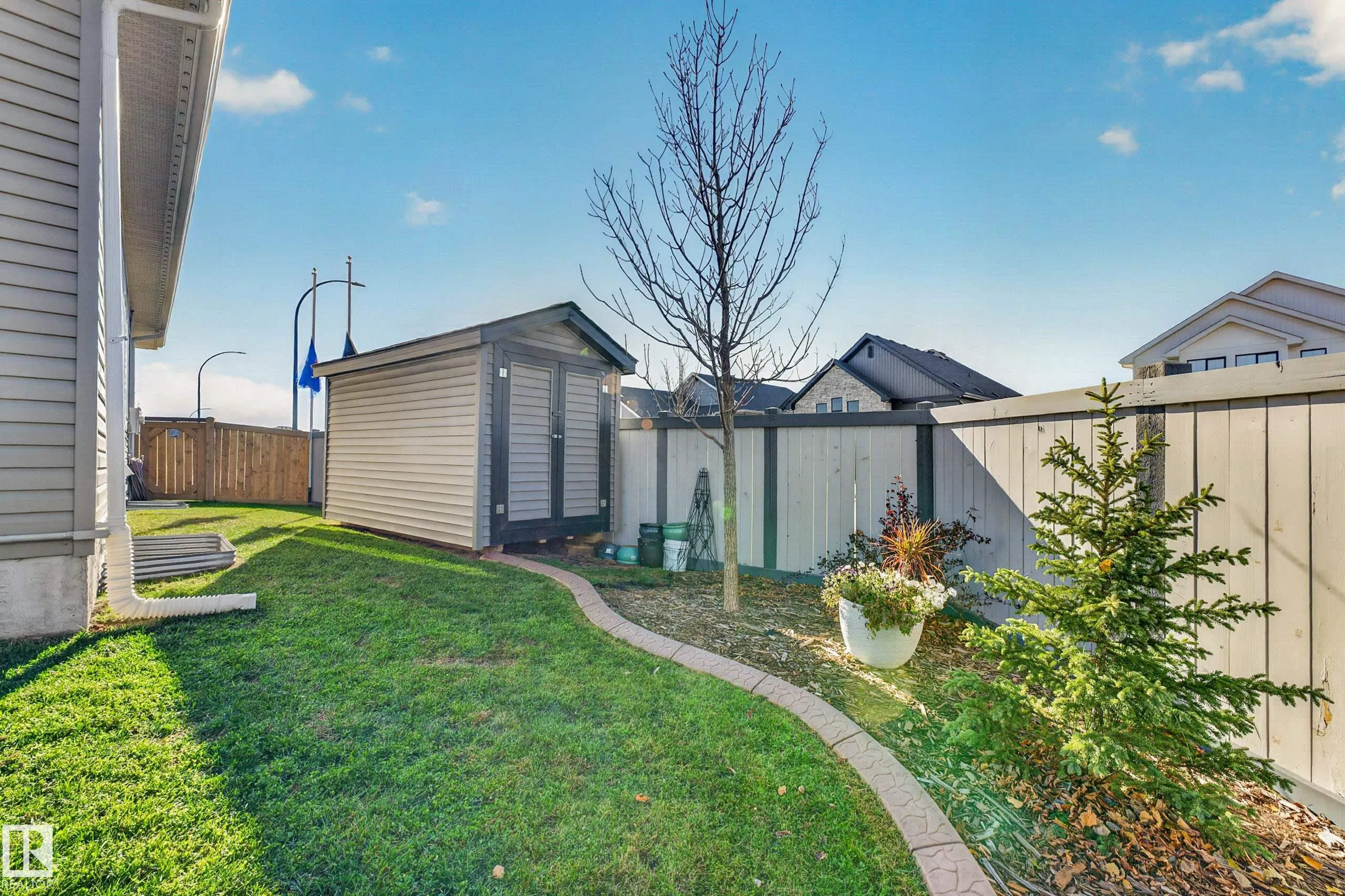 45 DARBY Crescent