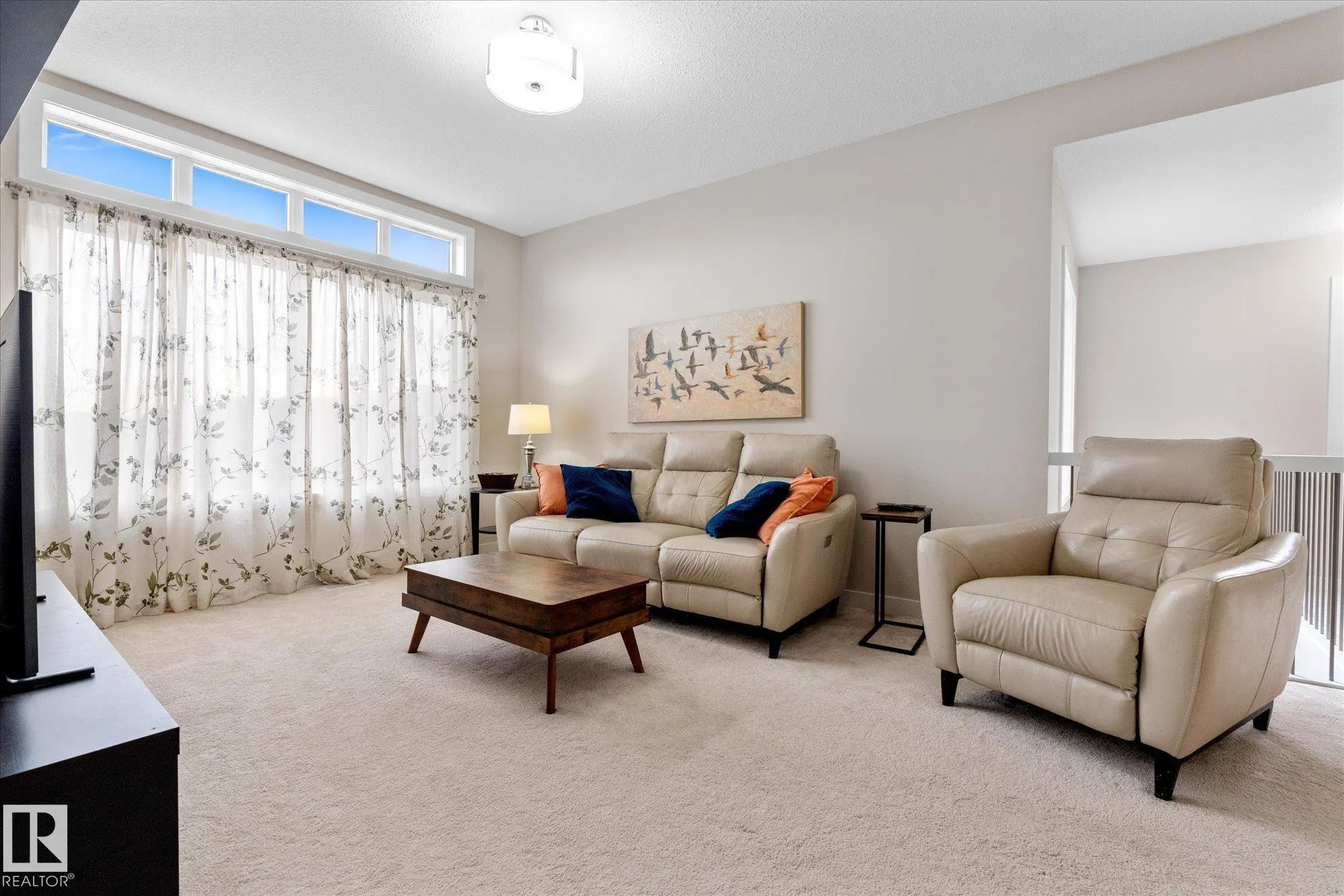 11 PRESCOTT Close