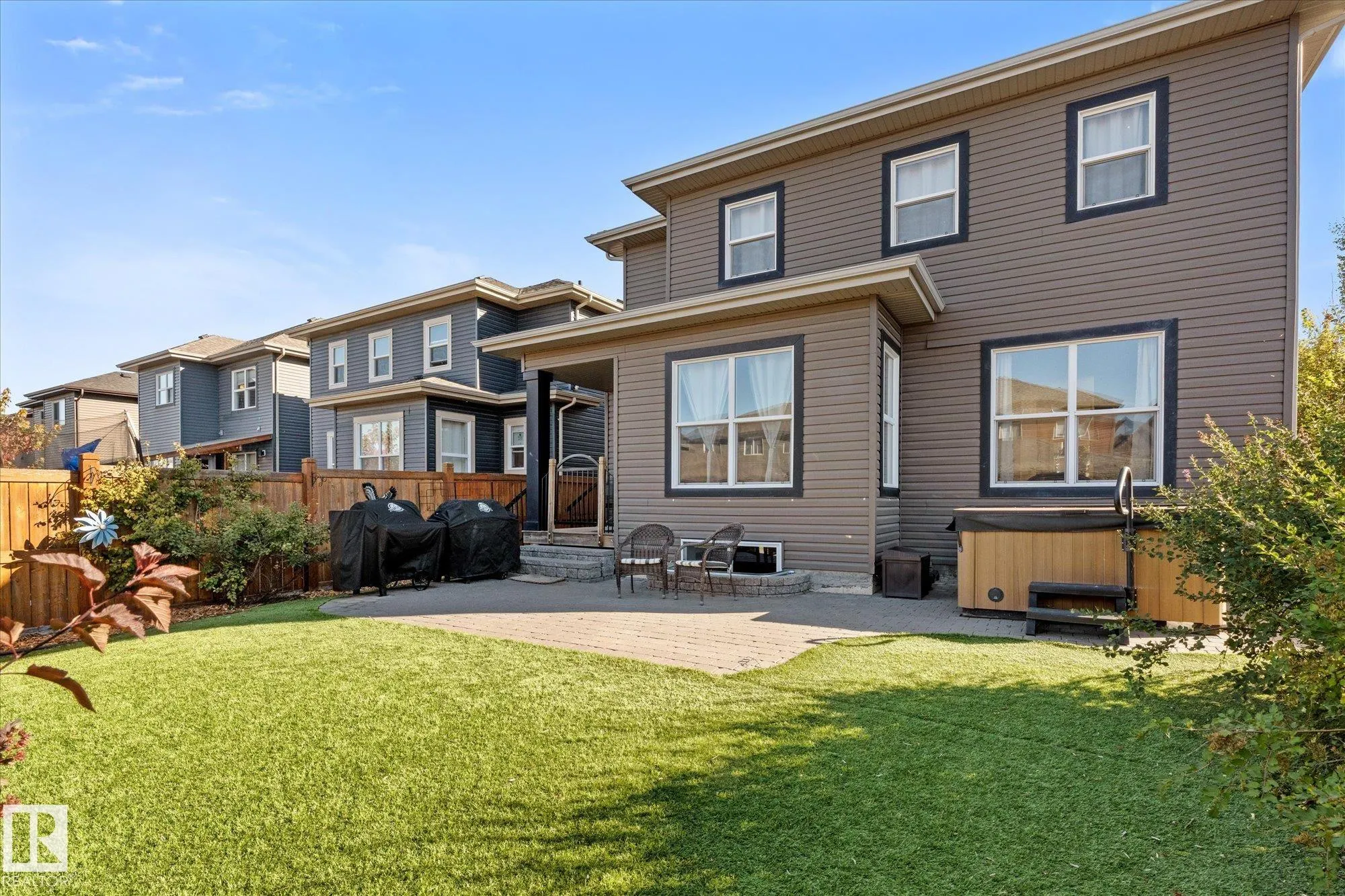 11 PRESCOTT Close