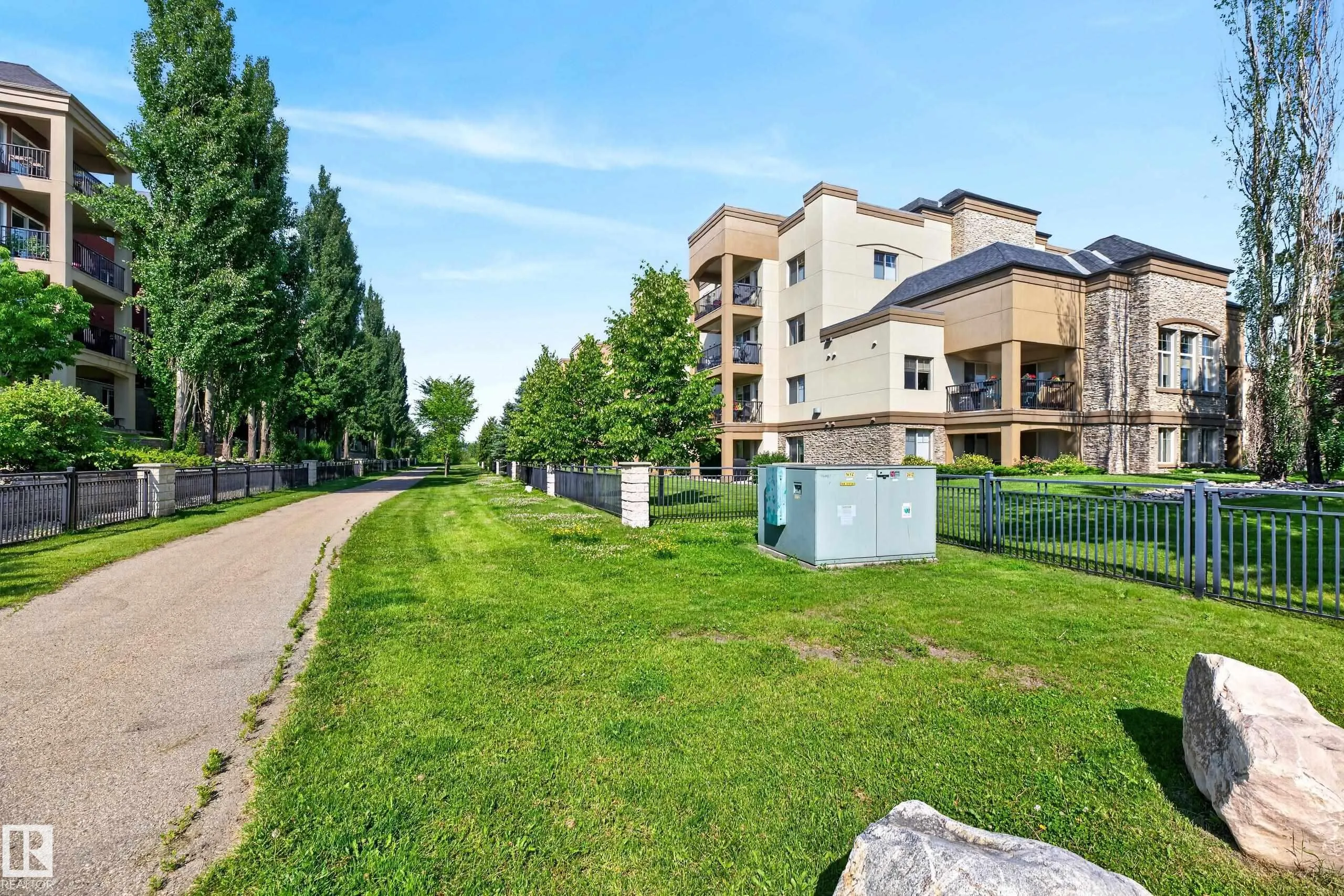 400 PALISADES Way
