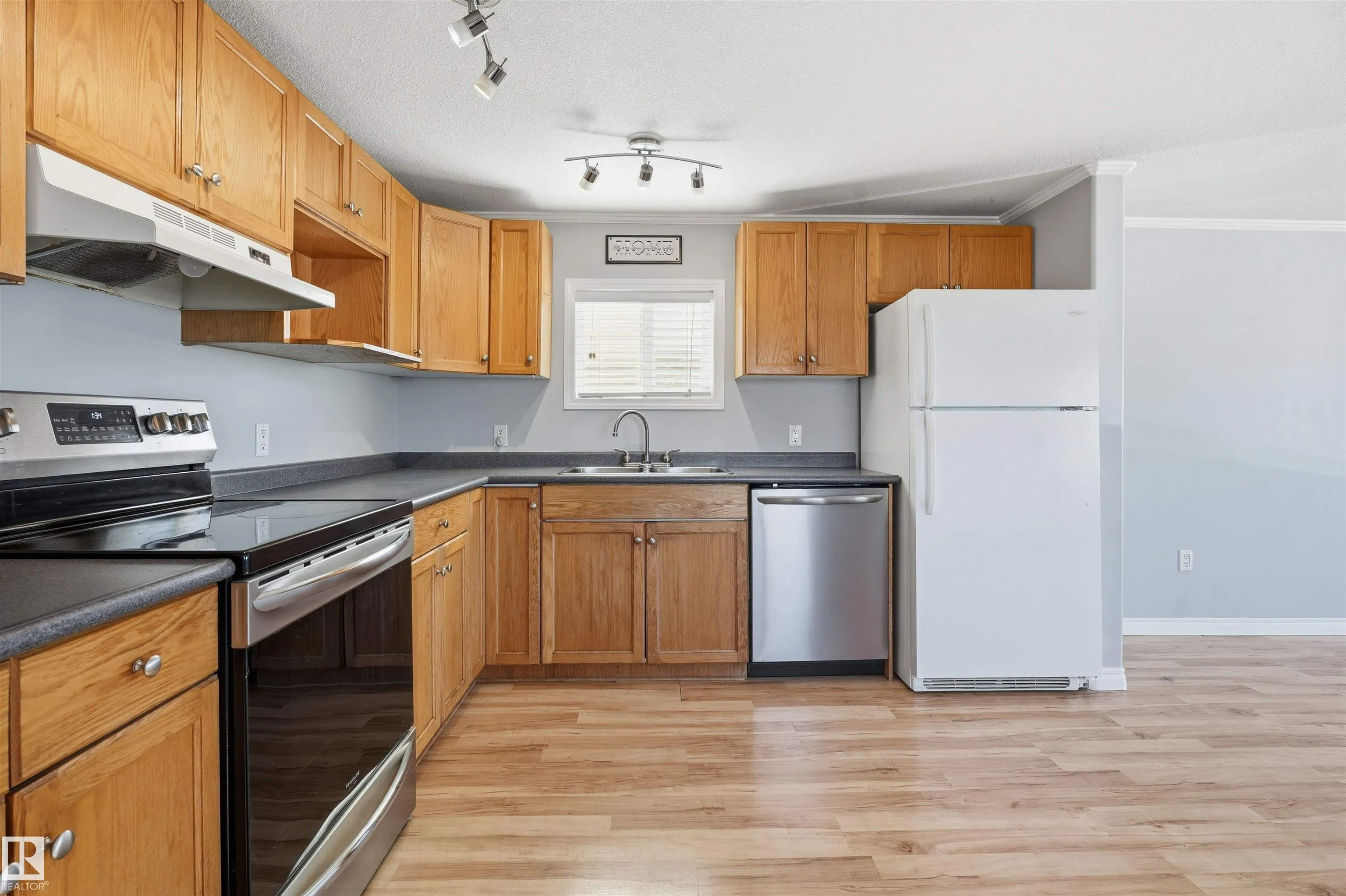 2626 10770 Winterburn Road