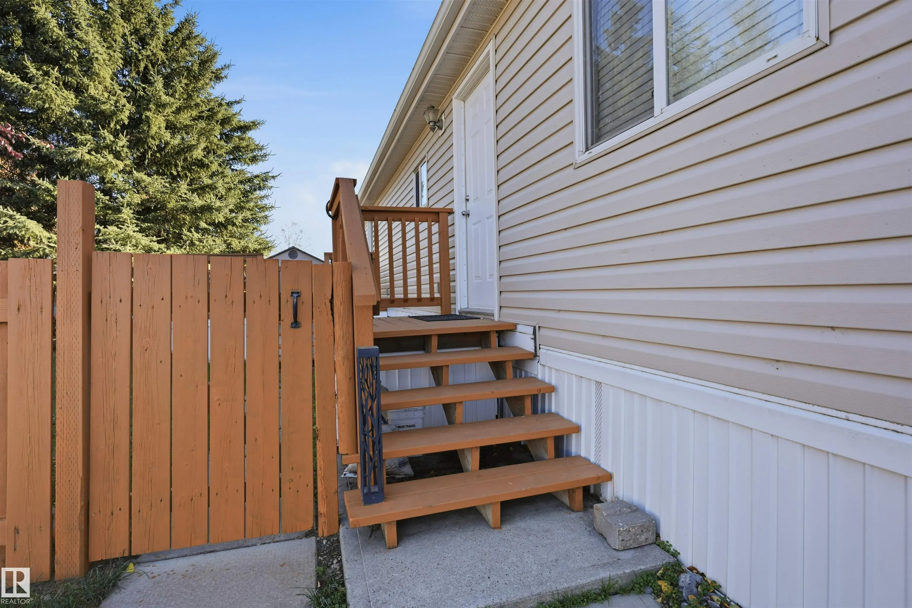 2626 10770 Winterburn Road