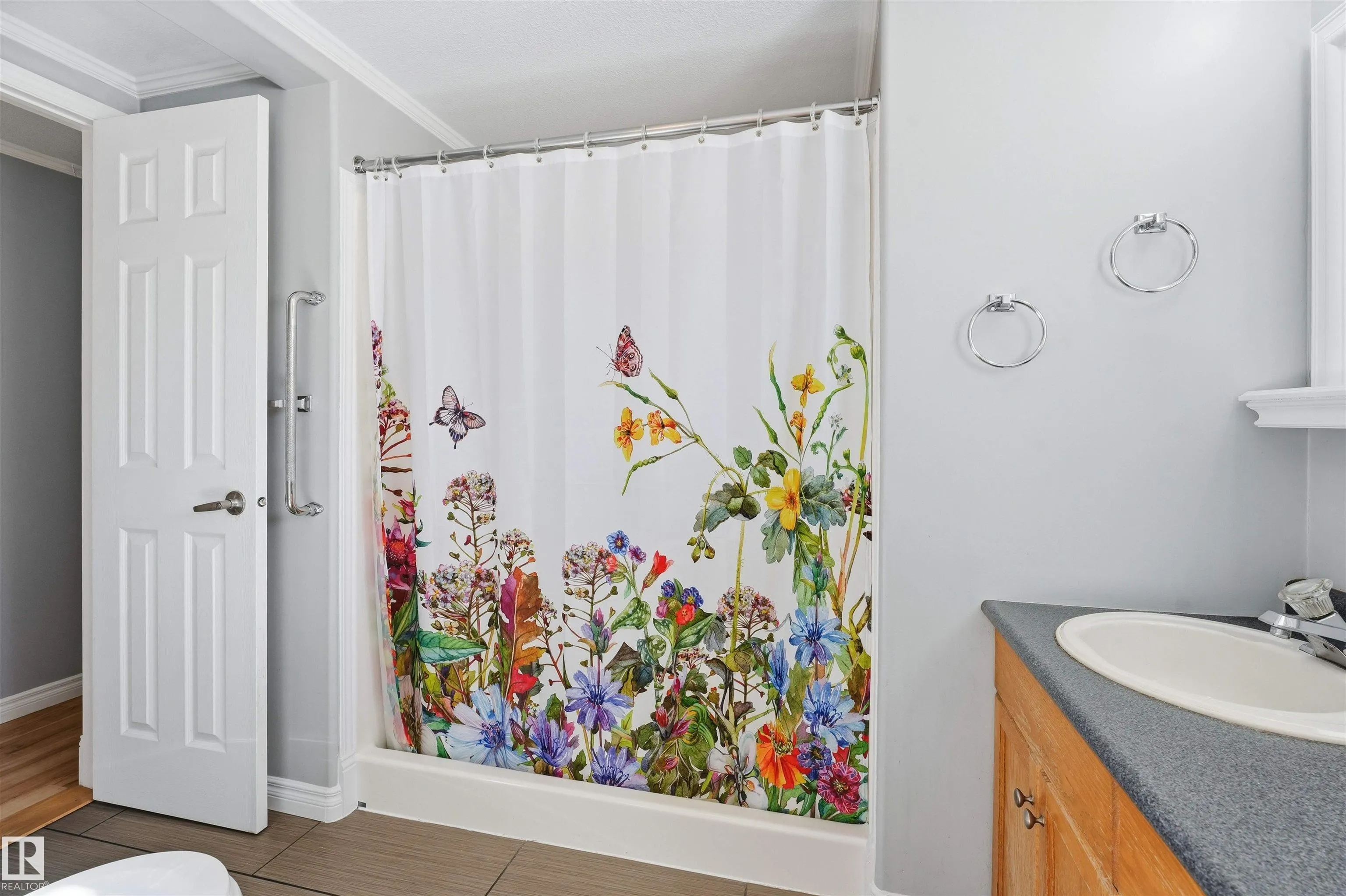 2626 10770 Winterburn Road
