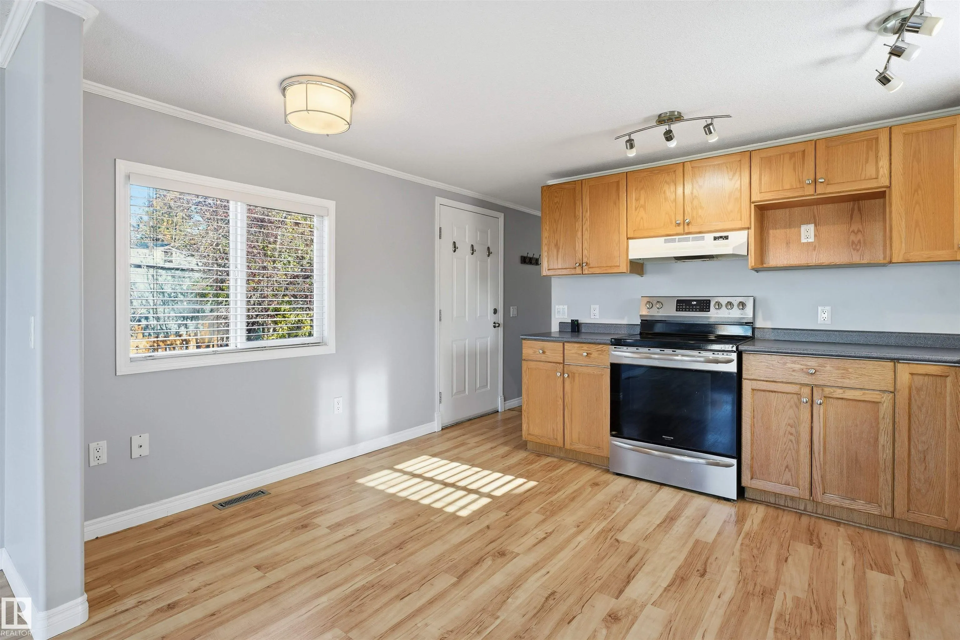 2626 10770 Winterburn Road