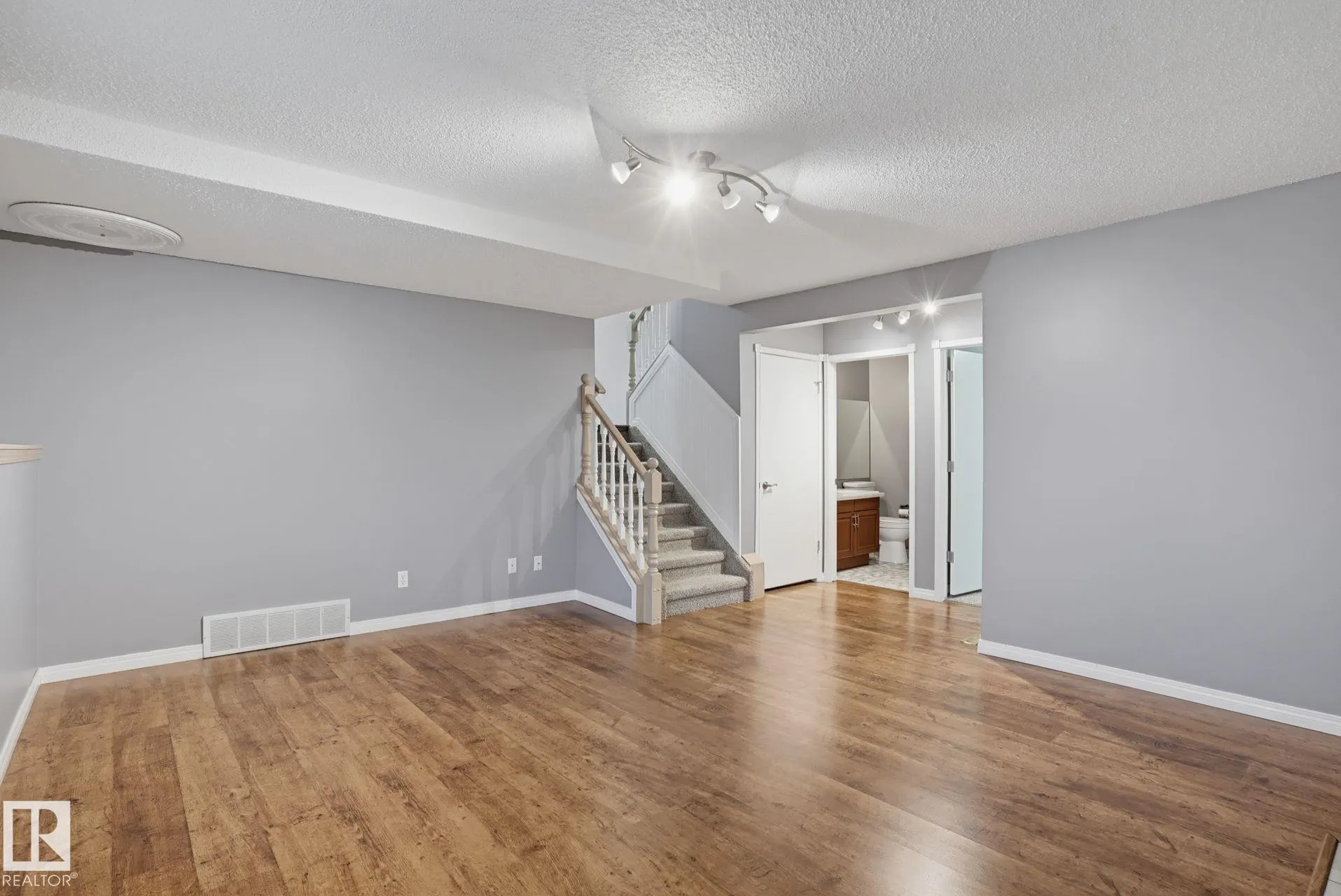 160 west liberty Crescent