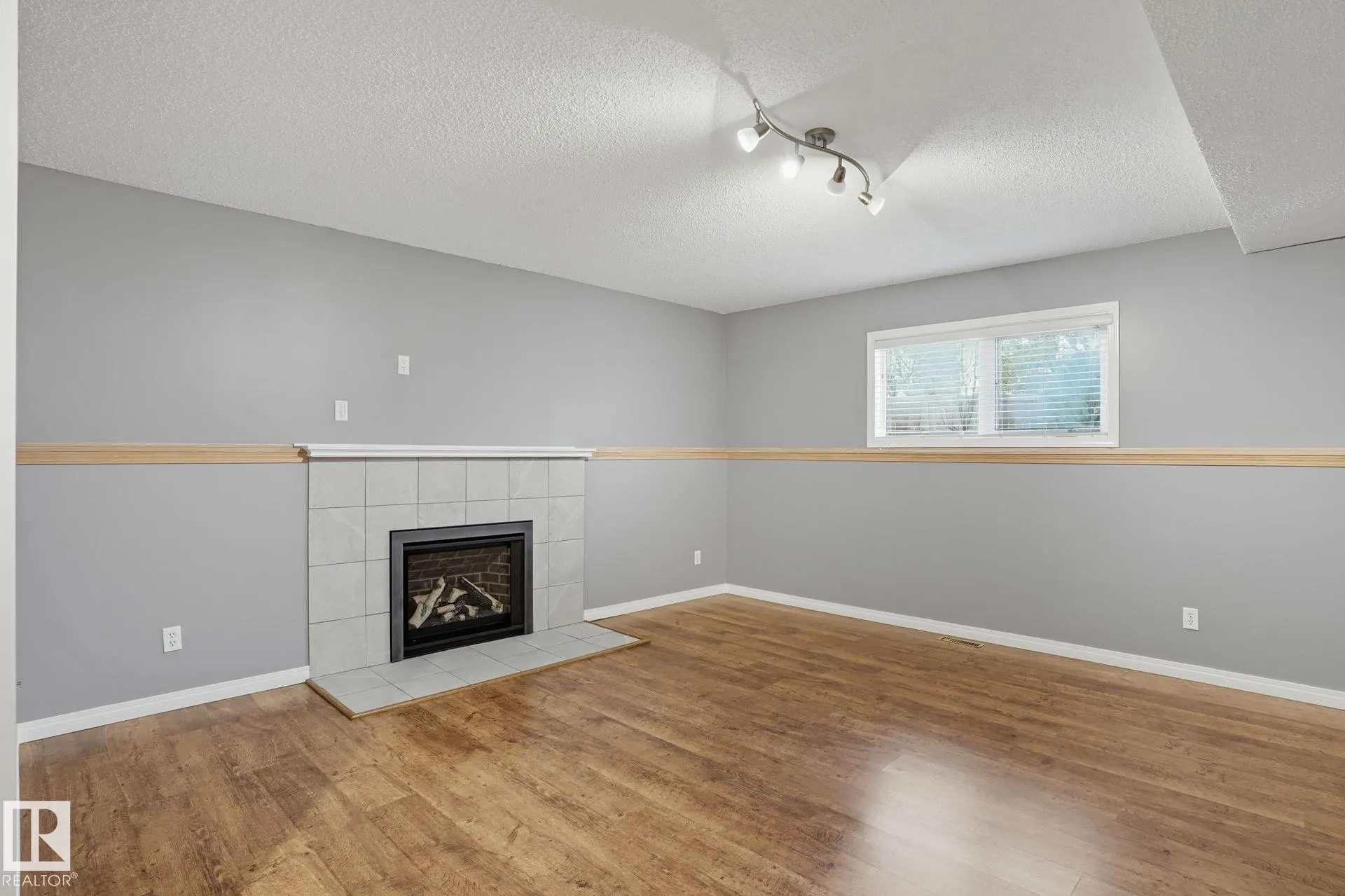 160 west liberty Crescent