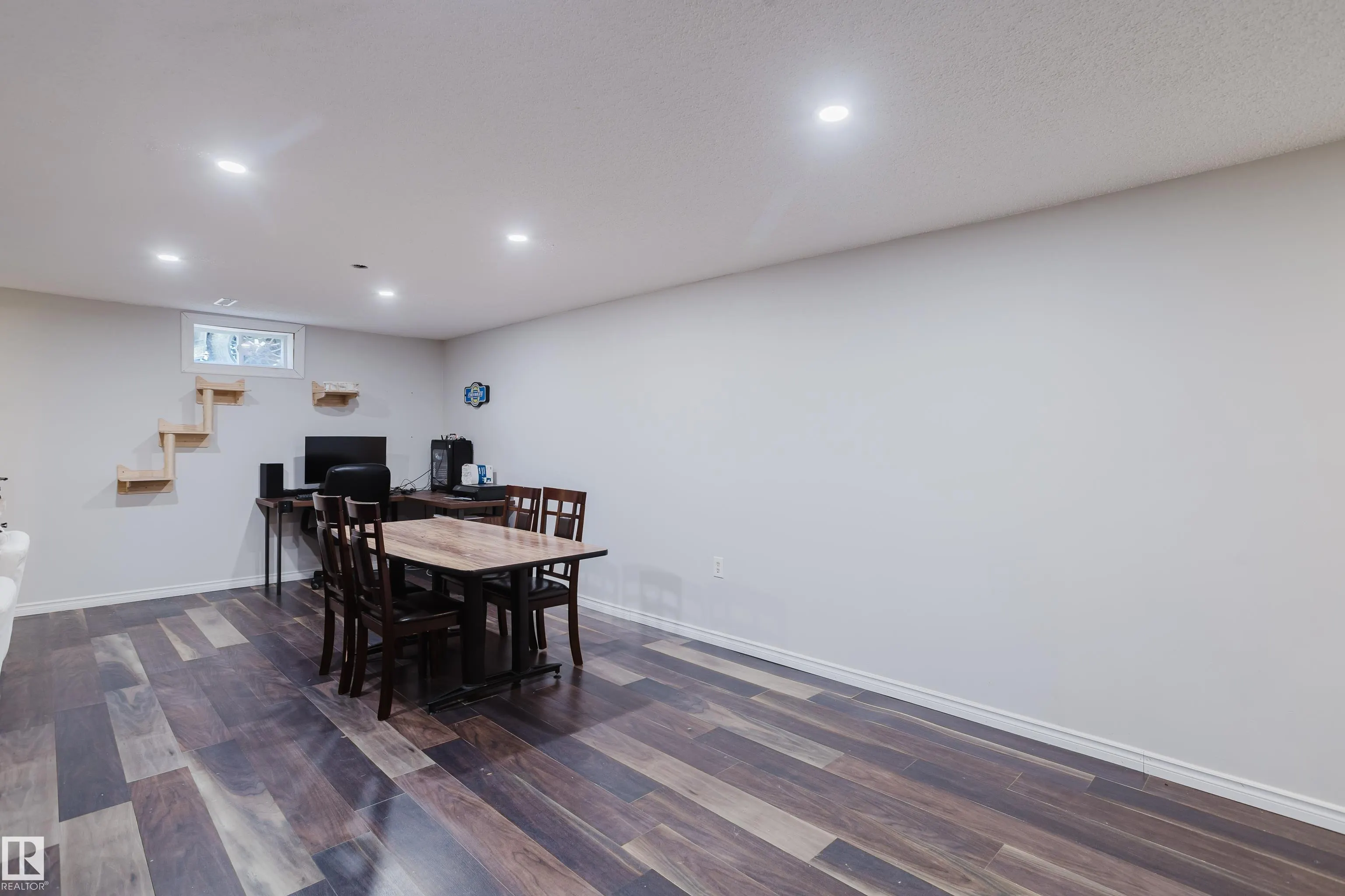 67 STARLING Drive