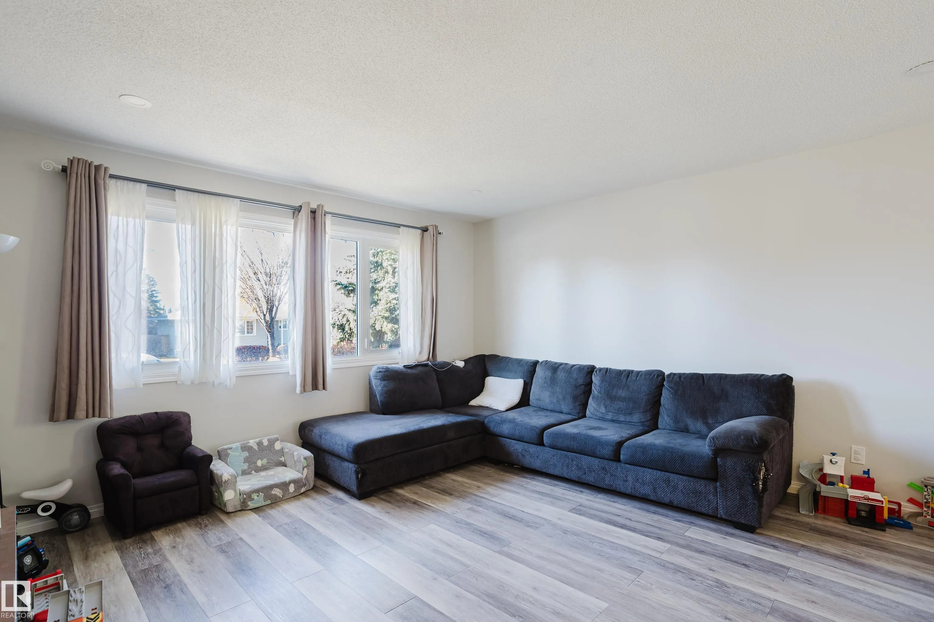 67 STARLING Drive