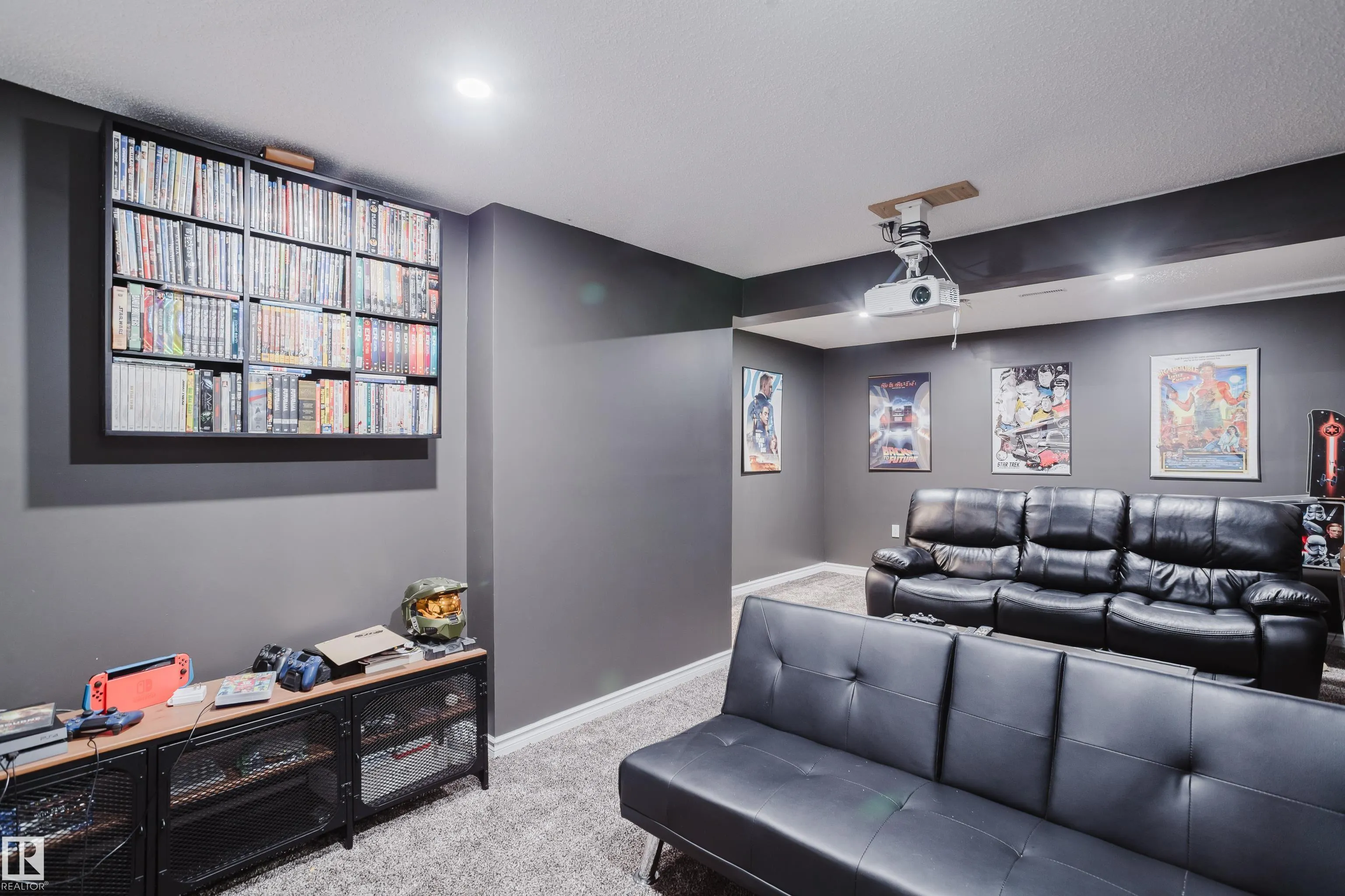 67 STARLING Drive