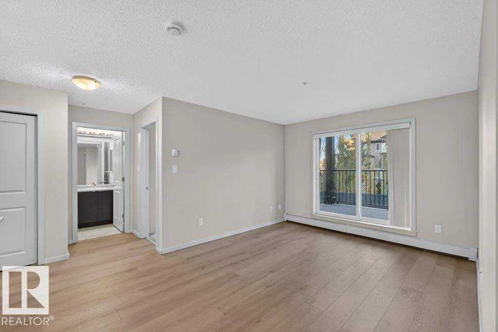 508 ALBANY Way