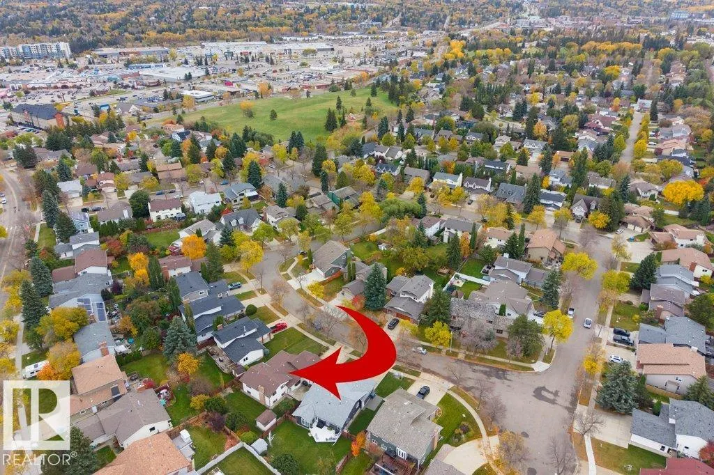 21 LORNE Crescent