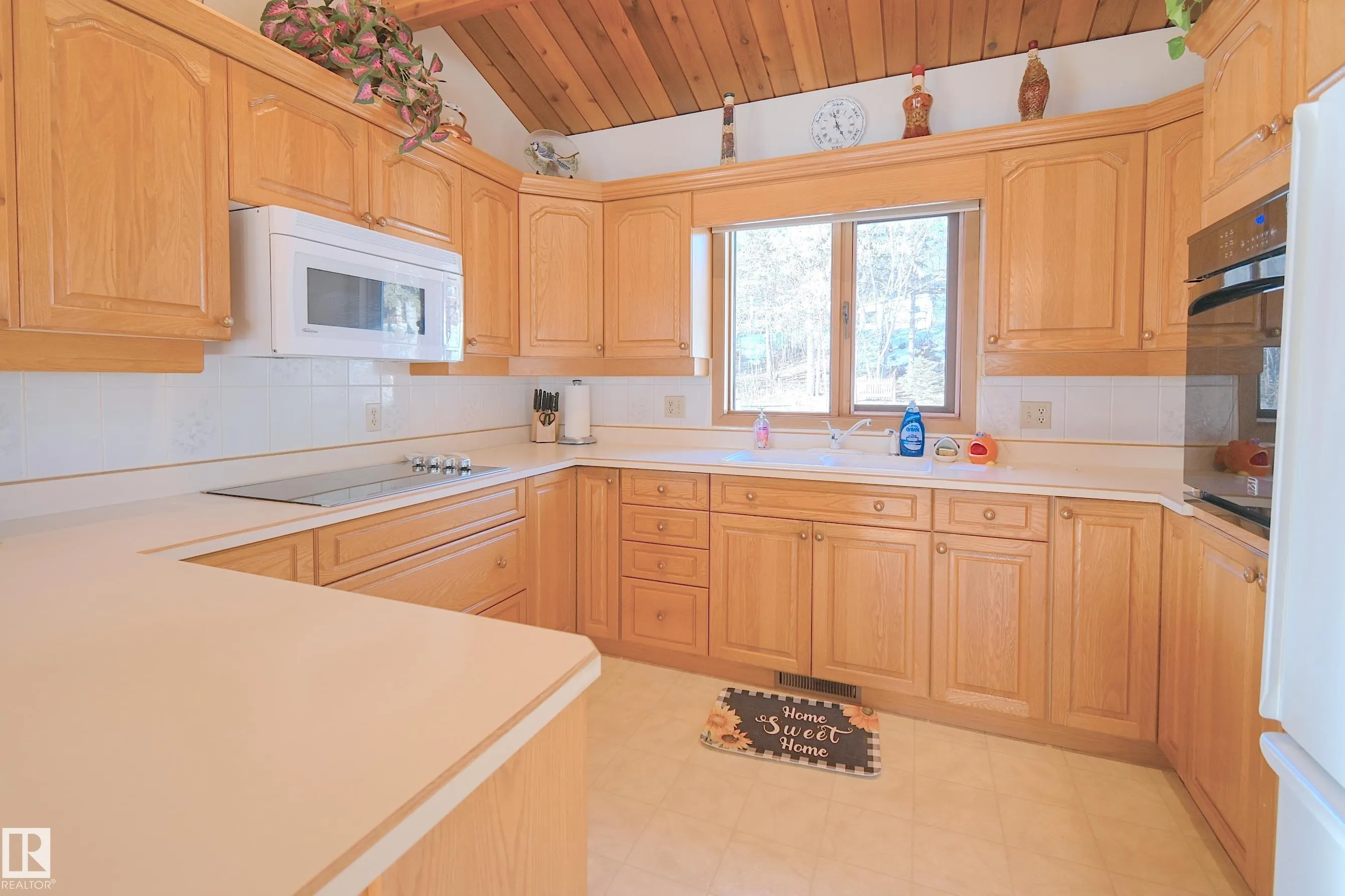 4521 LAKESHORE Road