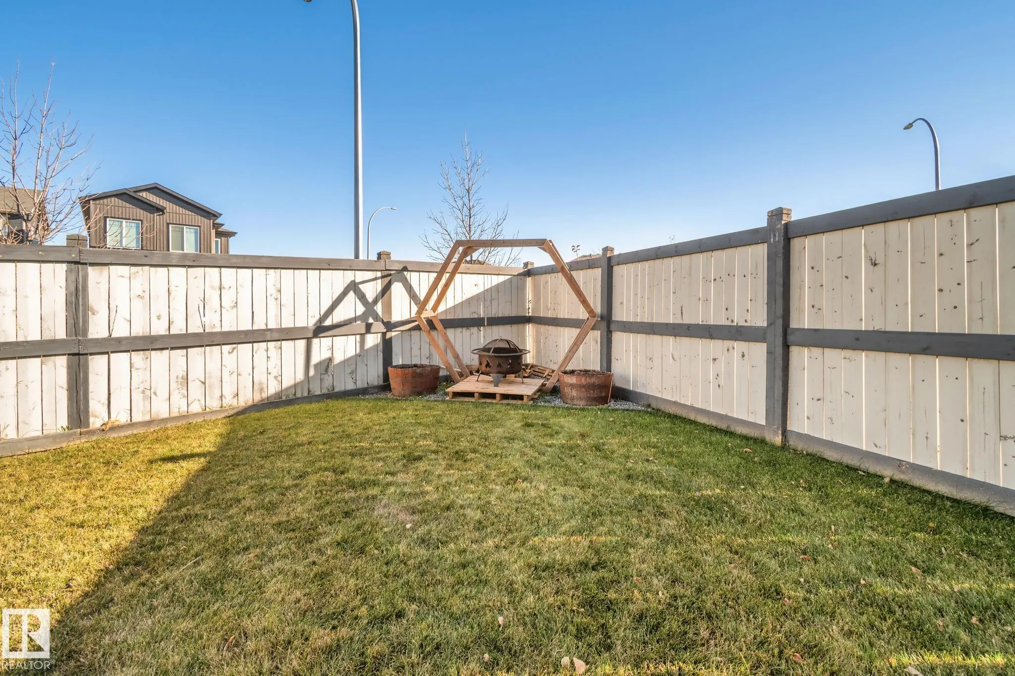 25 MCLEAN Court