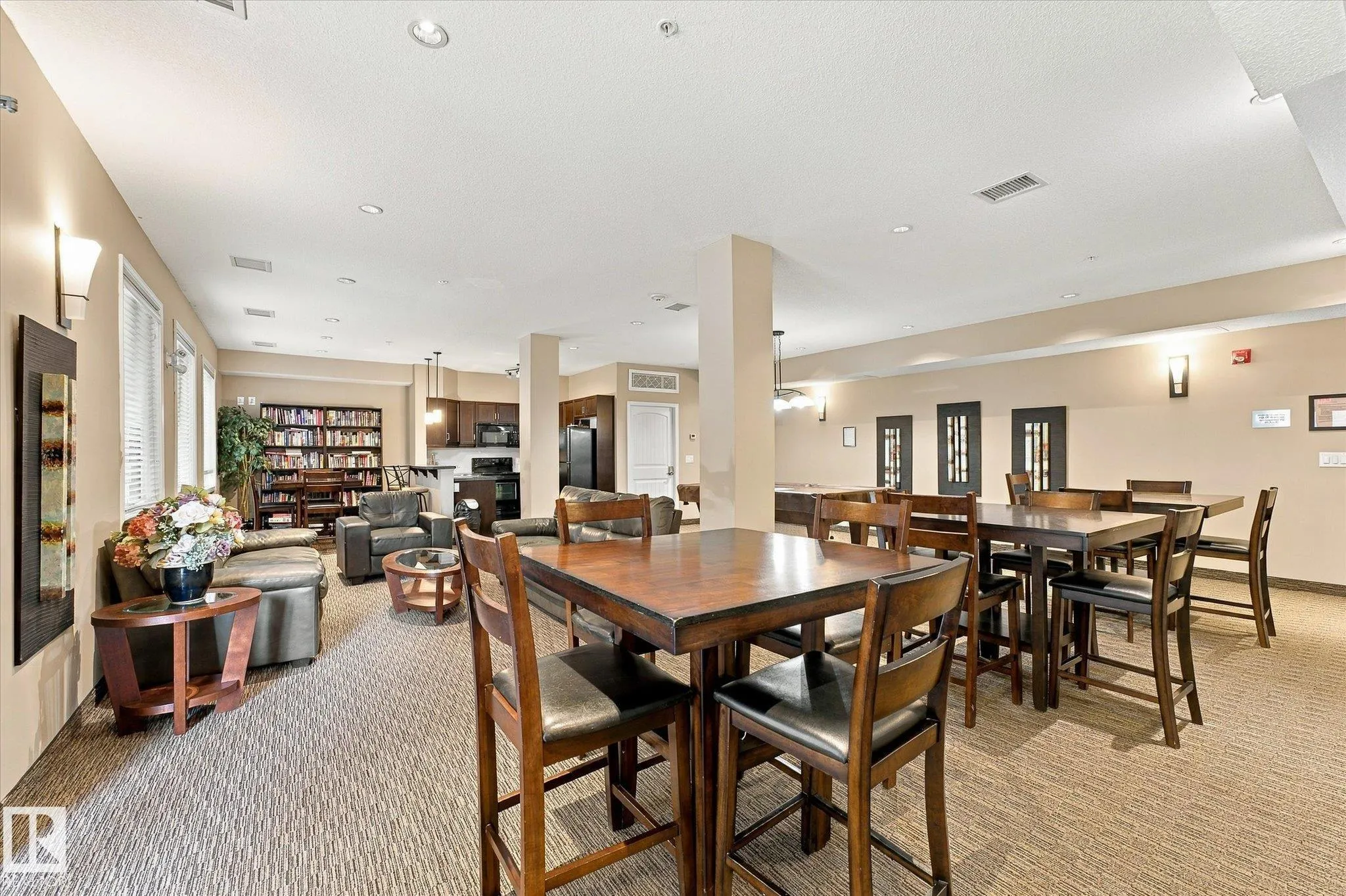 6083 MAYNARD Way