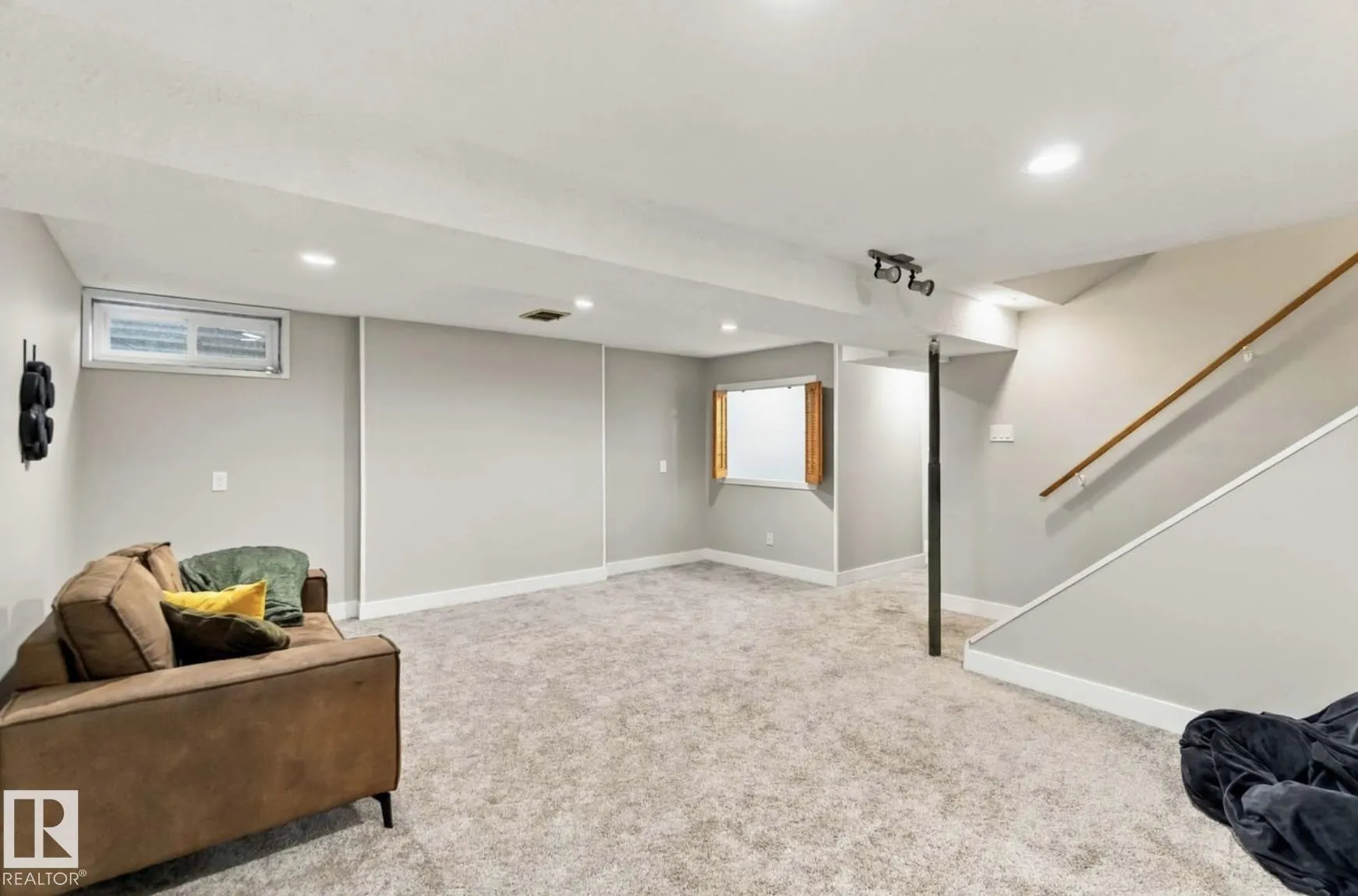 65 FAWCETT Crescent