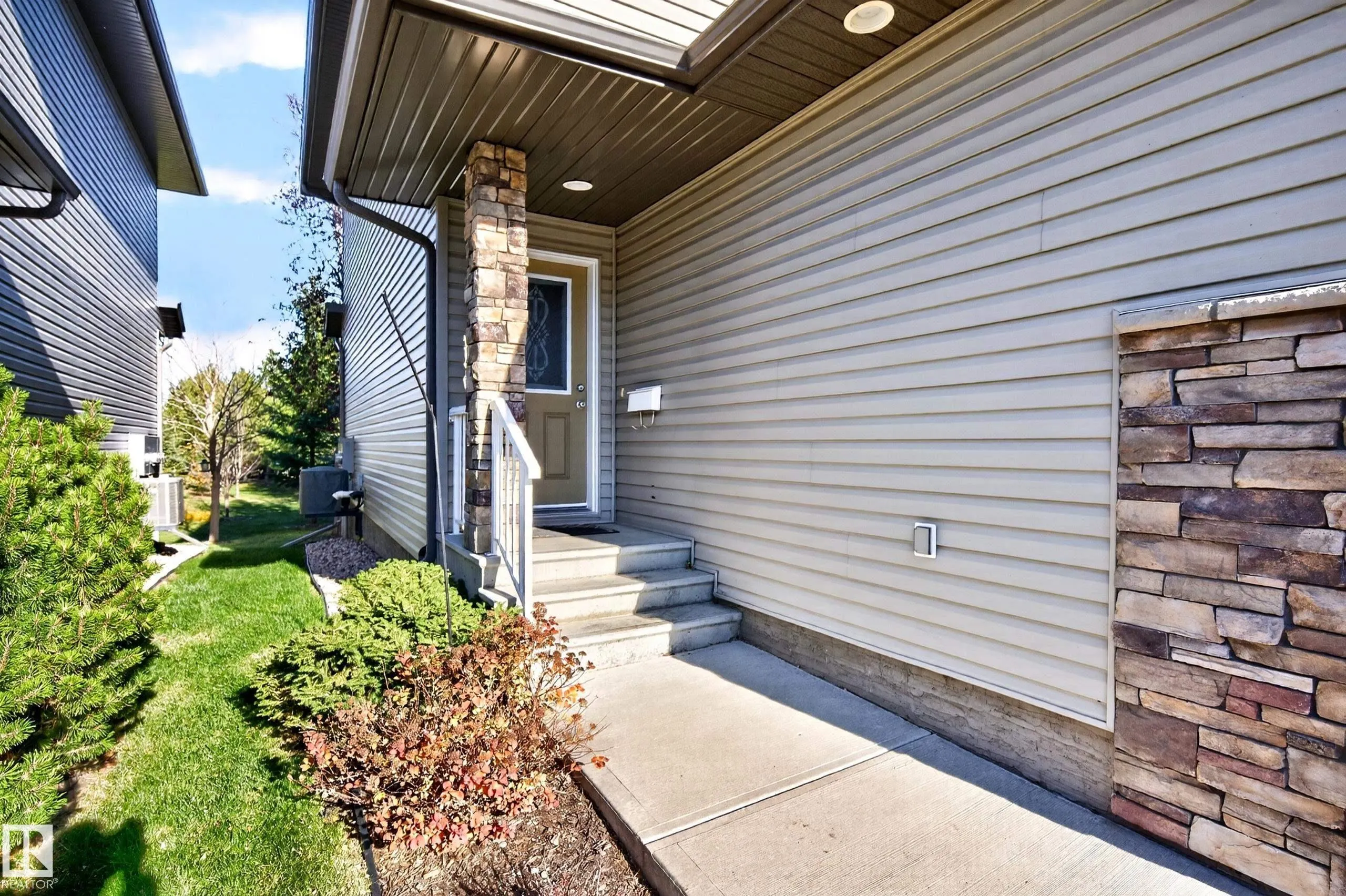 41 SUMMERWOOD Boulevard