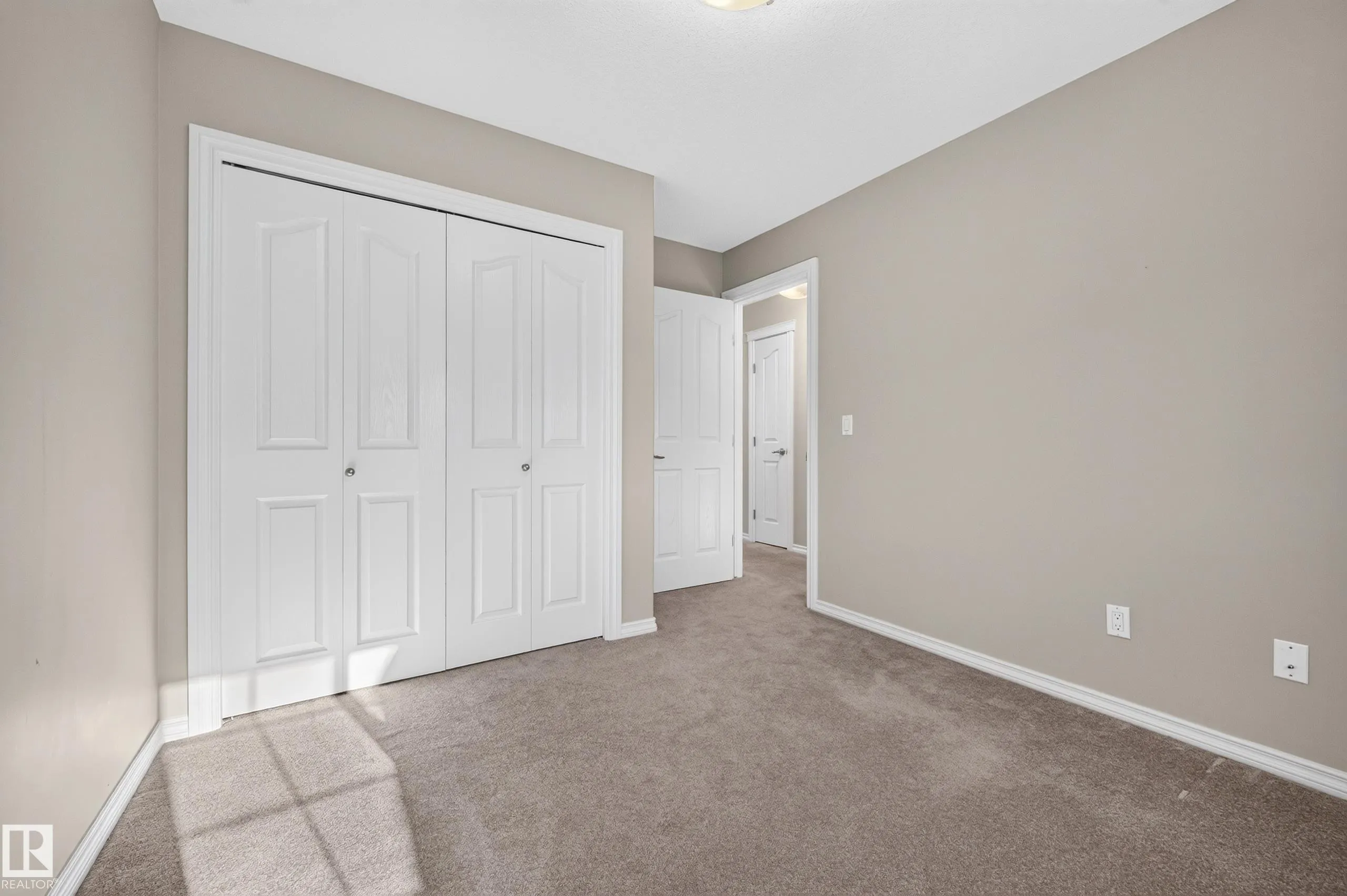 41 SUMMERWOOD Boulevard